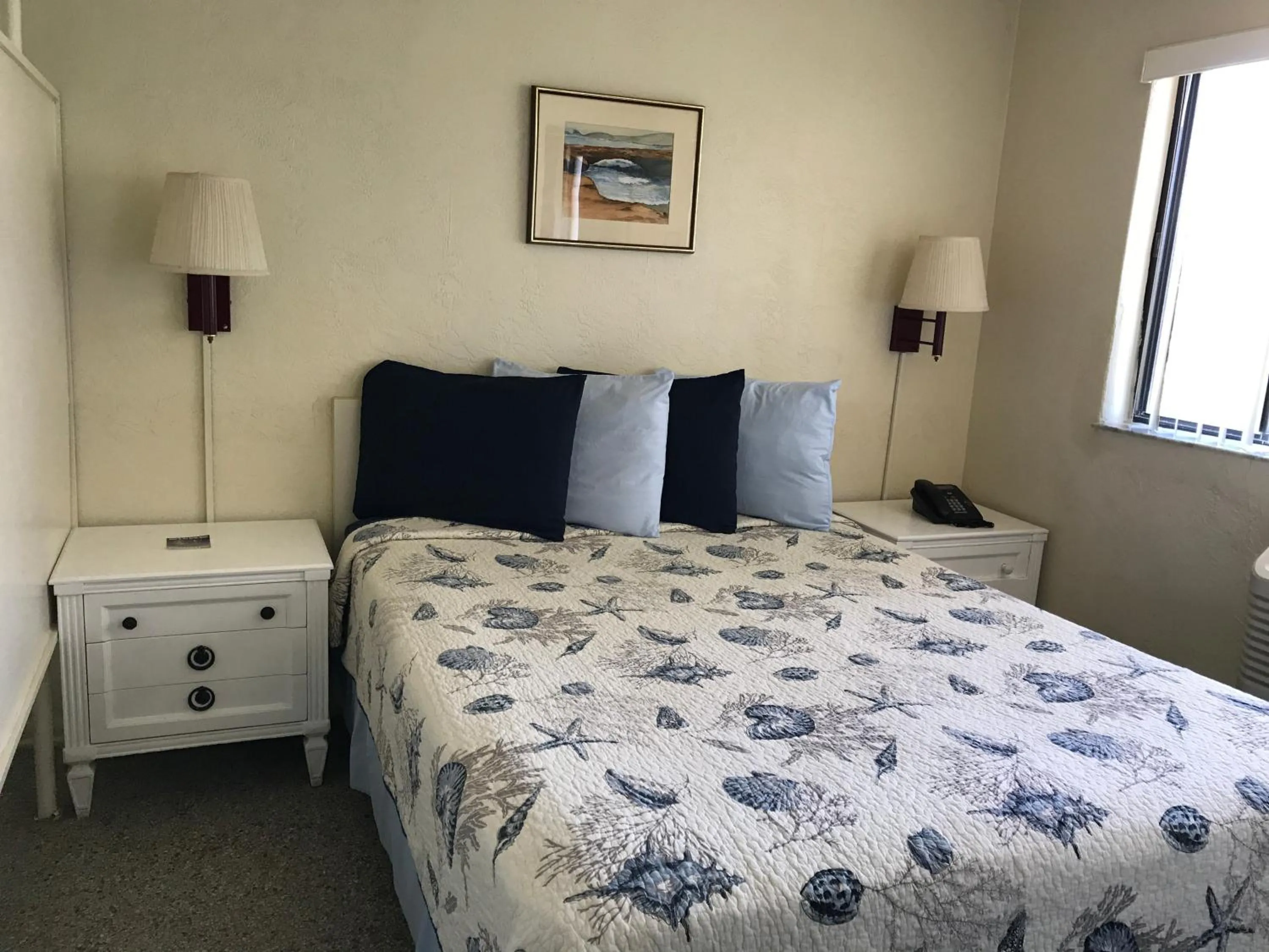 Bed in South Beach Inn - Cocoa Beach