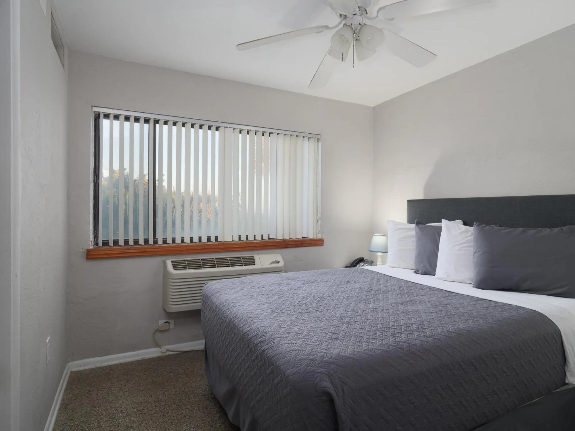 Bed in South Beach Inn - Cocoa Beach