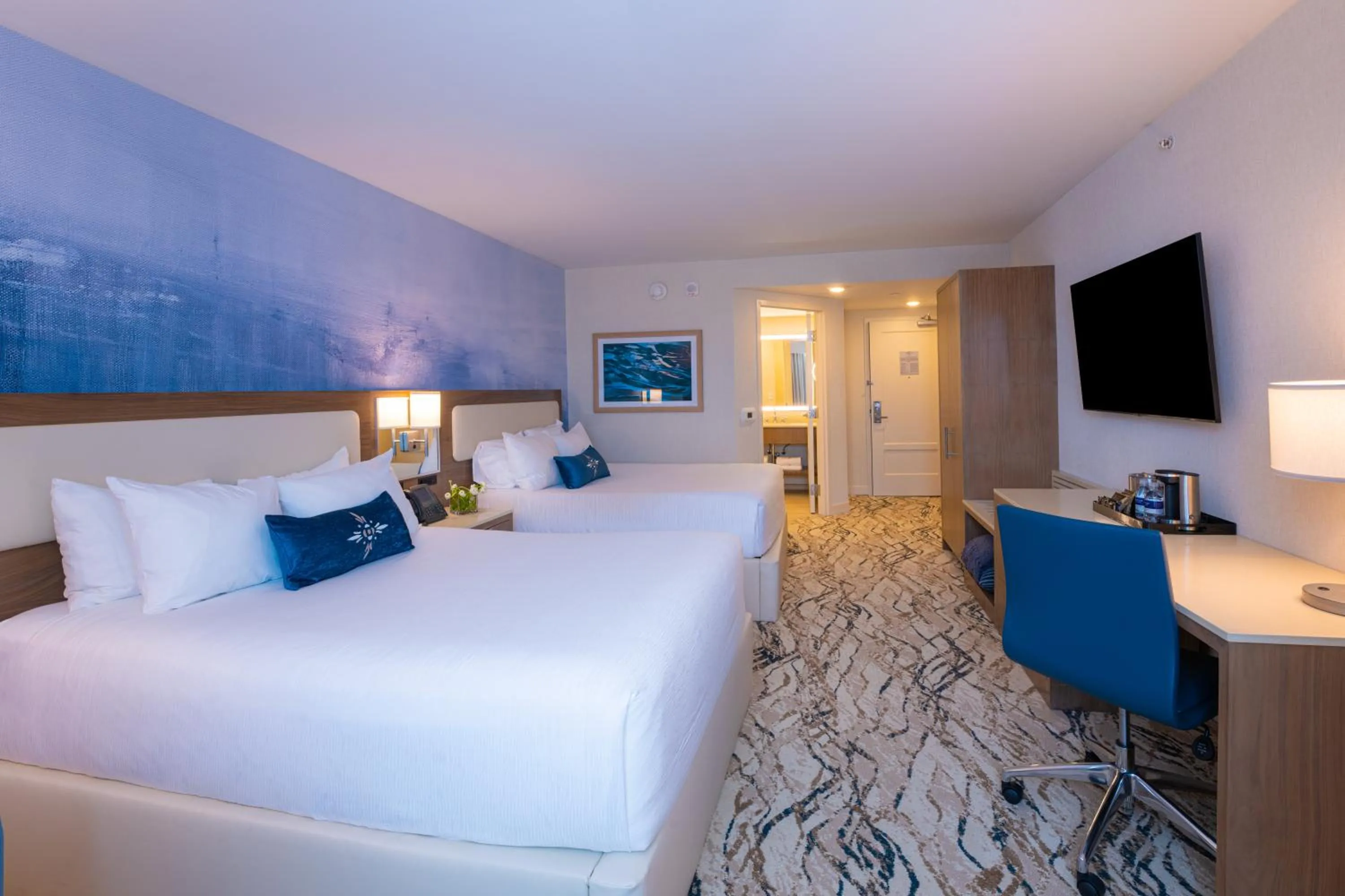 Bed in Mohegan Pennsylvania Casino Resort - Adults Only