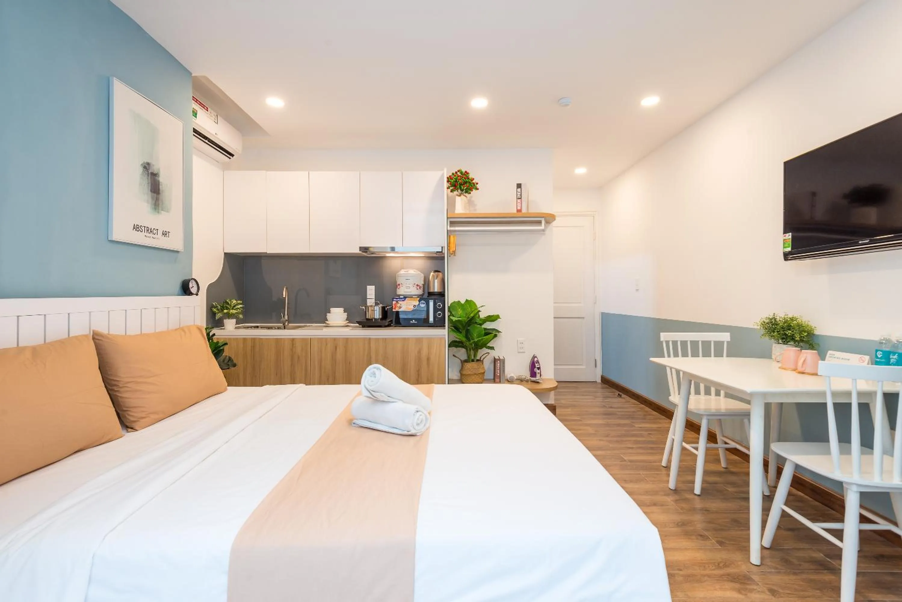 Photo of the whole room, Bed in Cozrum Homes - Saphera Residence