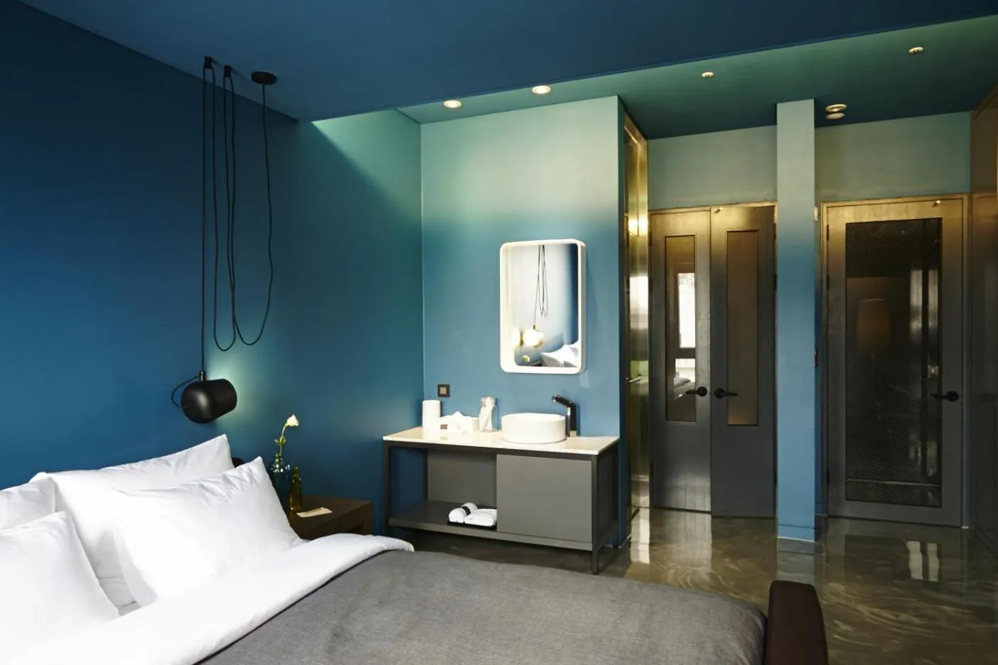 Bedroom, Bathroom in Hotel Lacky Daejeon