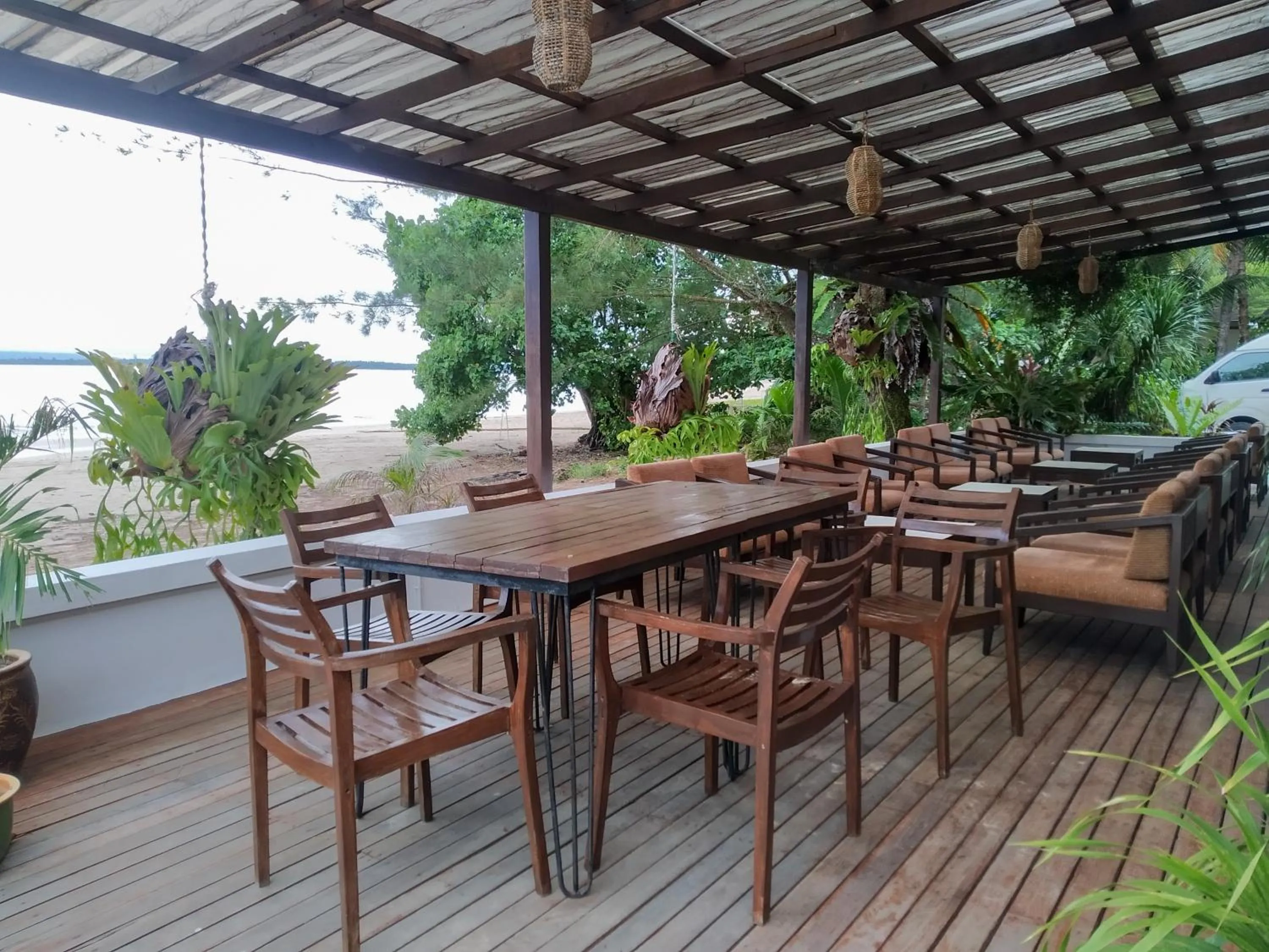 Restaurant/places to eat in Rafflesia Resort