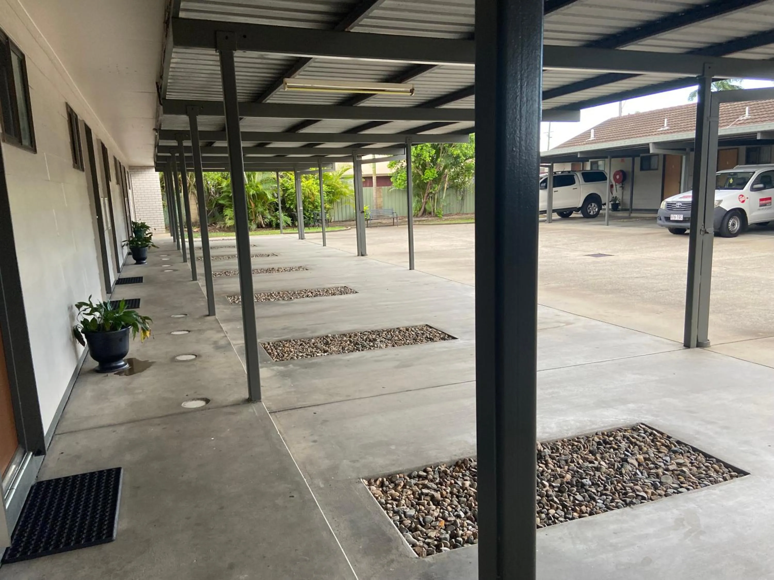 Property building in Mackay Motor Inn