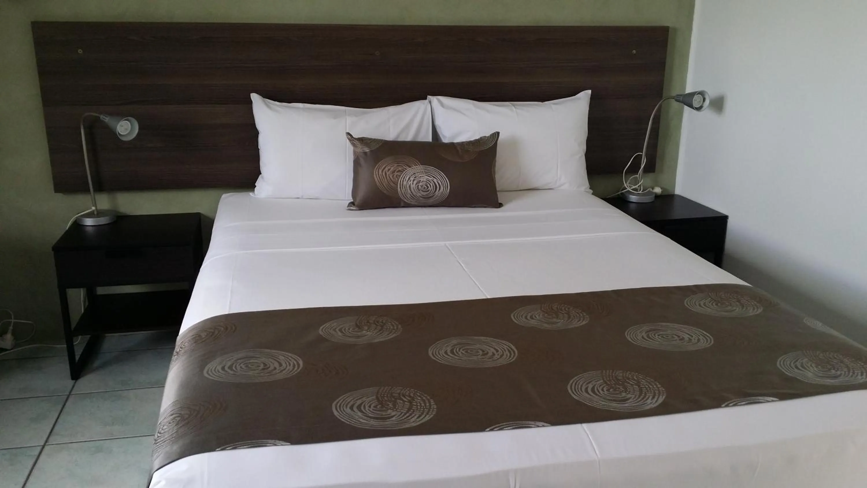 Bed in Mackay Motor Inn