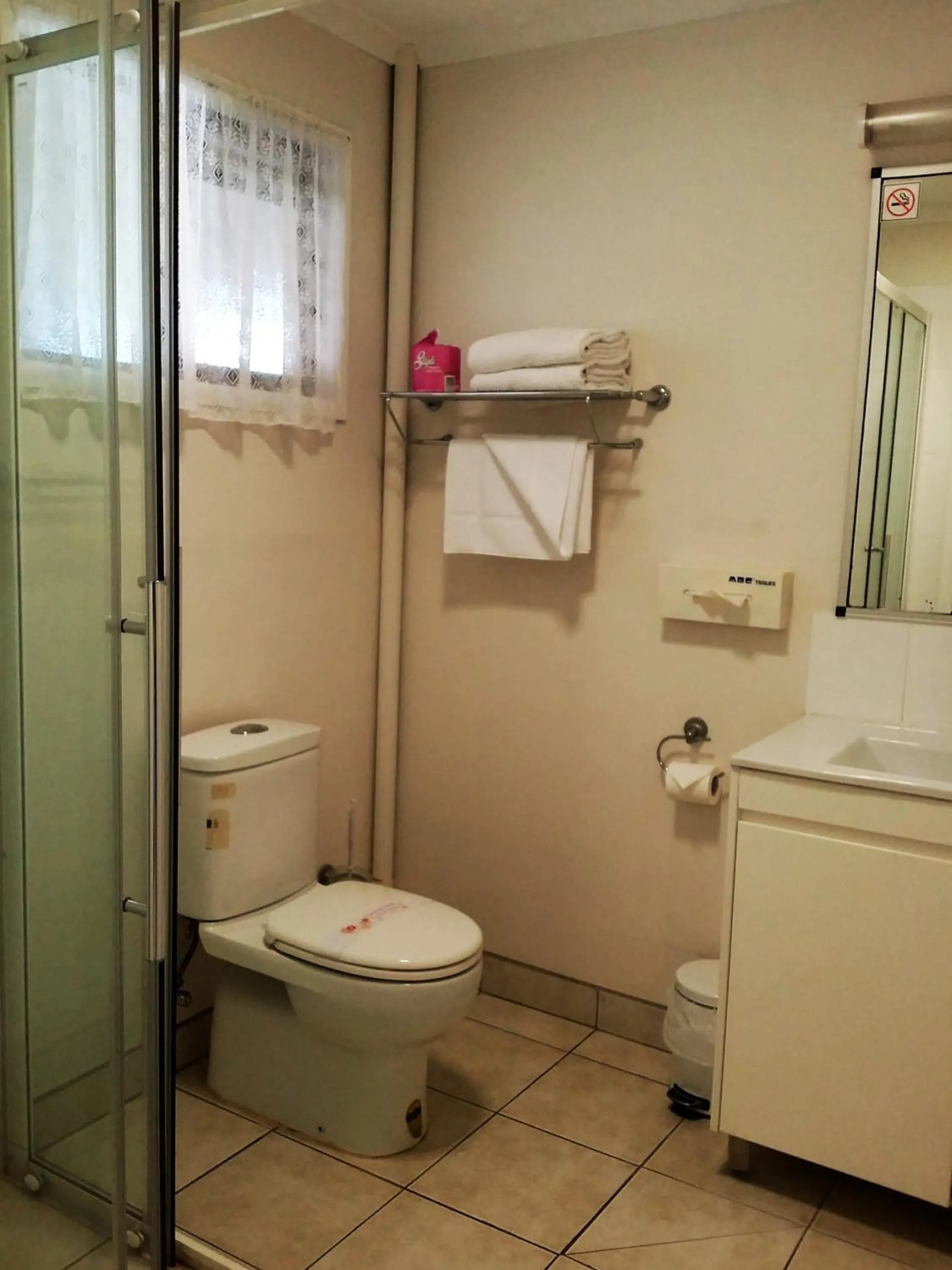 Shower in Mackay Motor Inn