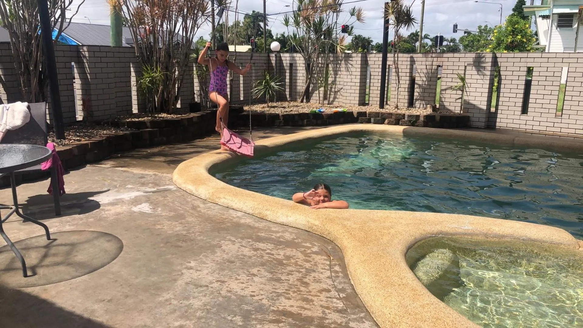 Swimming pool in Mackay Motor Inn