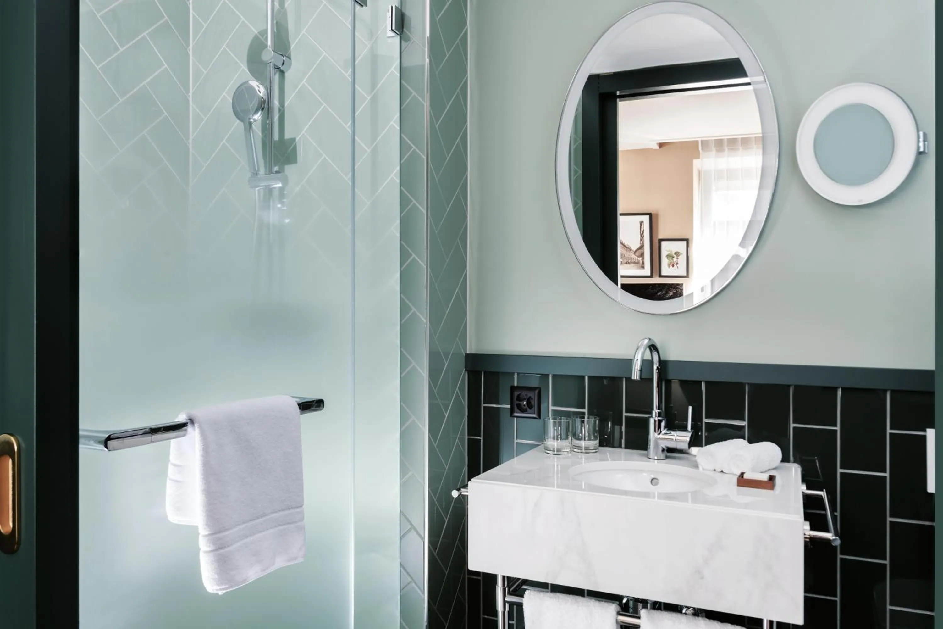 Shower in Sorell Boutique-Hotel Seidenhof Zürich