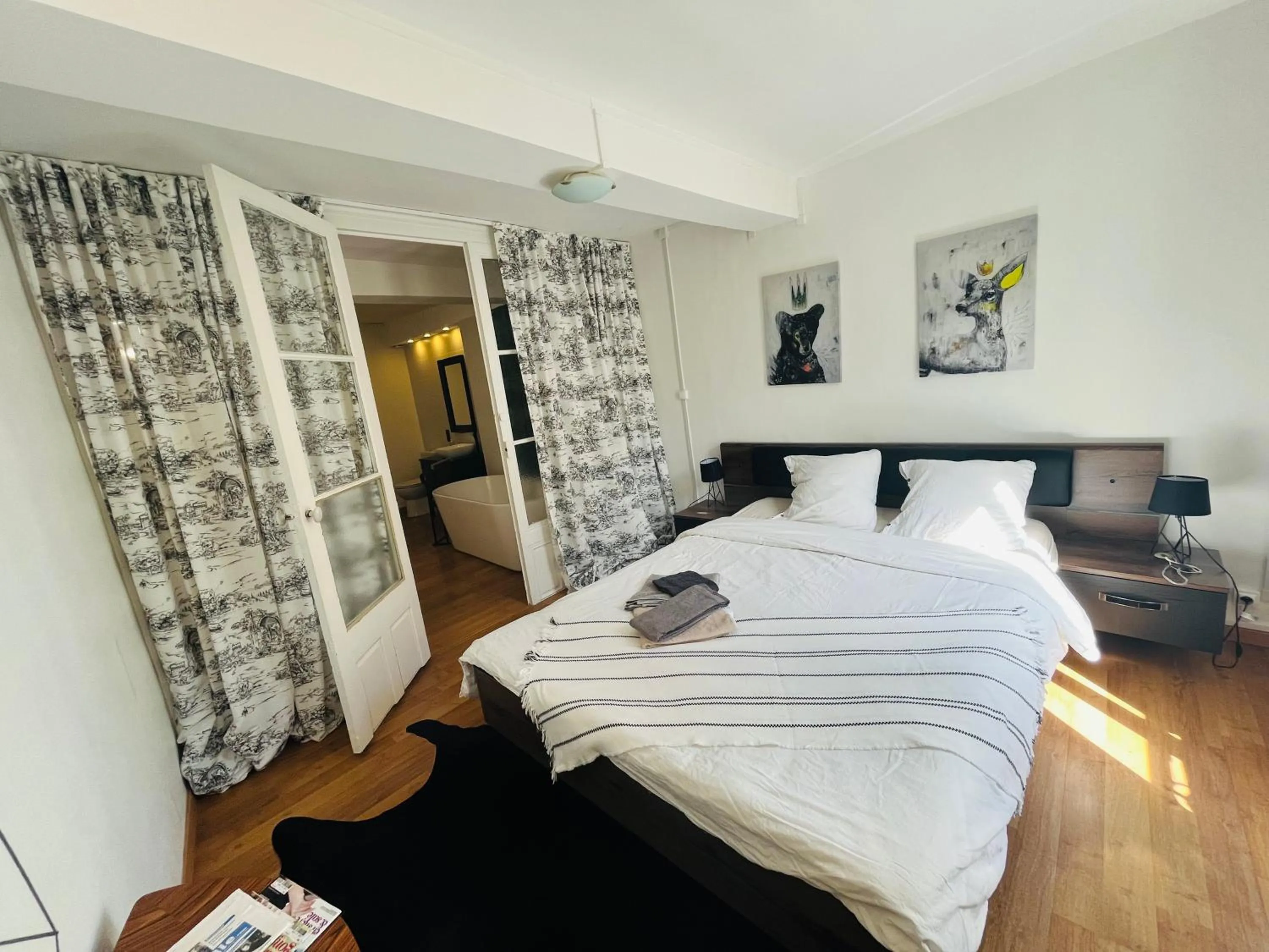 Photo of the whole room, Bed in Chez mimie les hôtes