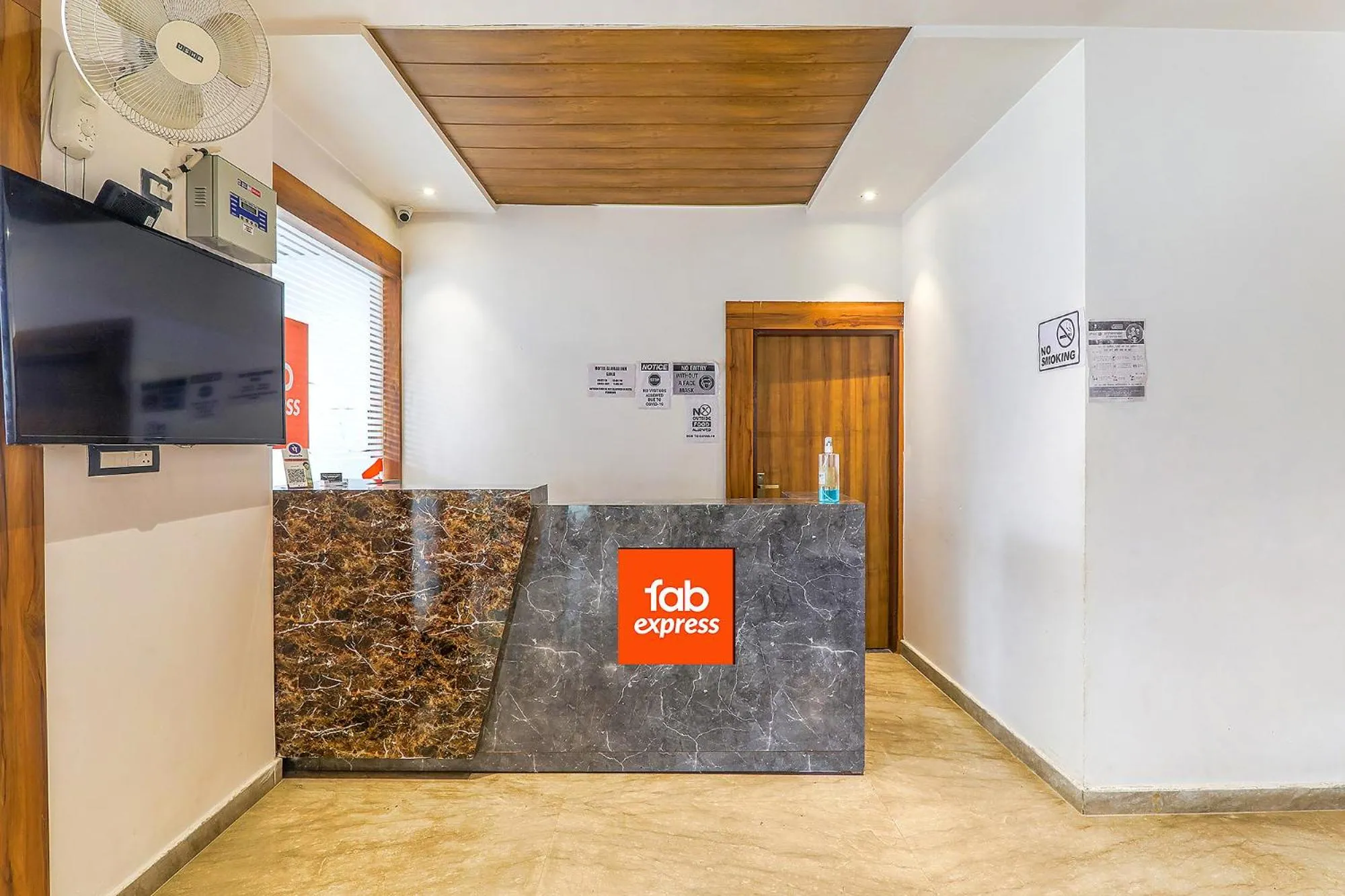Lobby or reception in FabExpress Global Inn New
