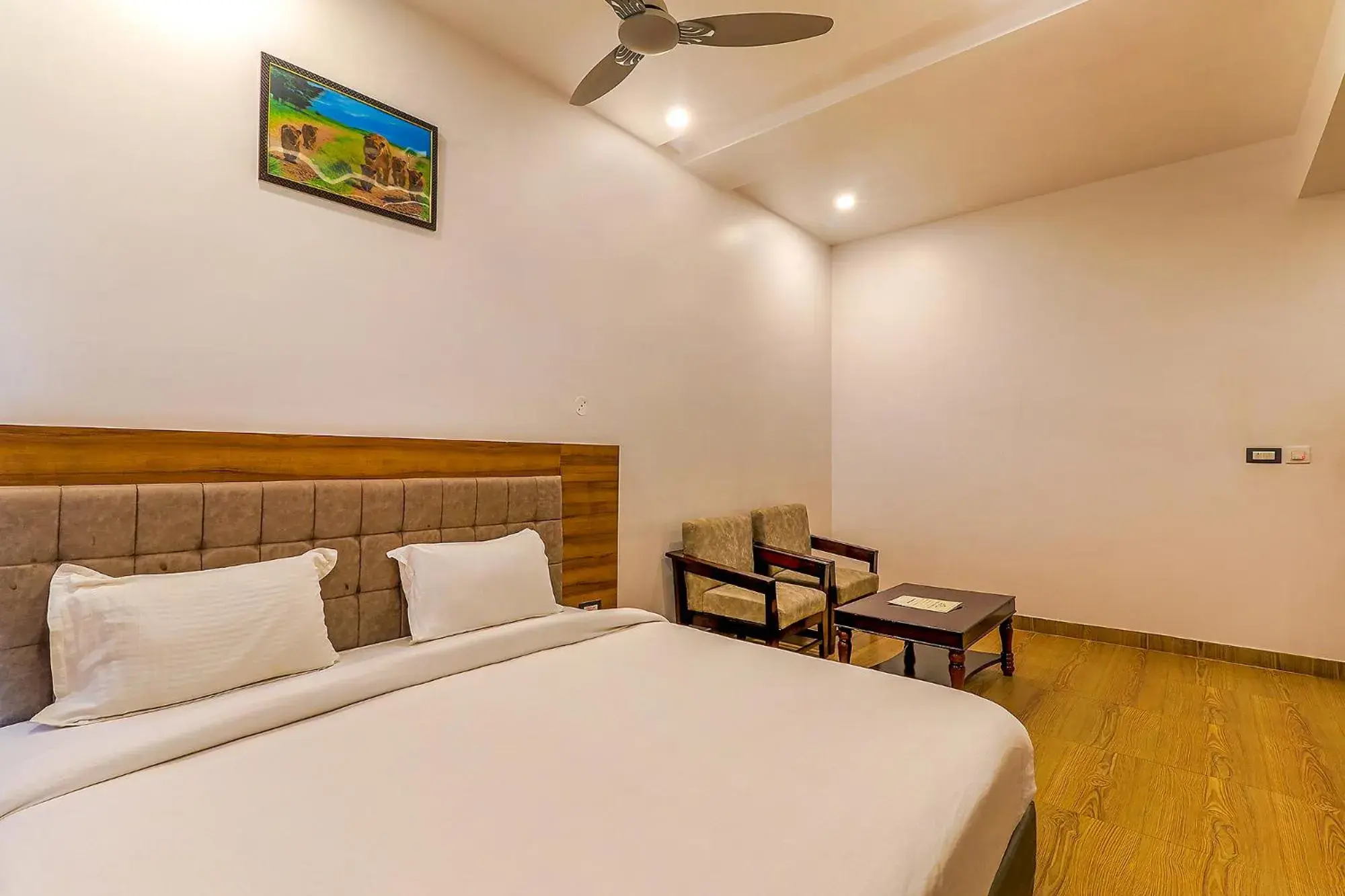 Superior Double Room - single occupancy in FabExpress Global Inn New Superior Double Room - single occupancy in FabExpress Global Inn New