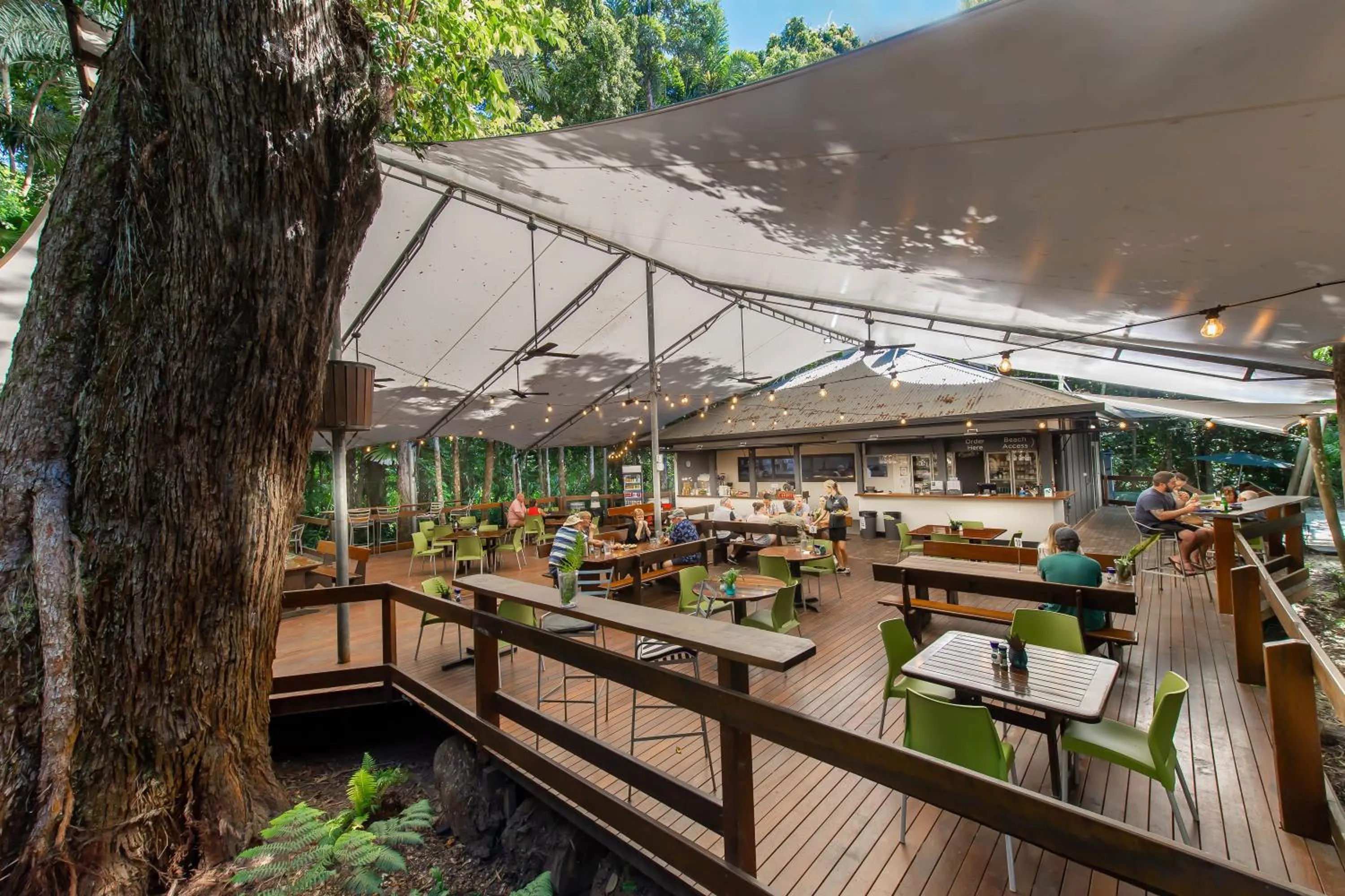 Restaurant/places to eat in Cape Trib Beach House