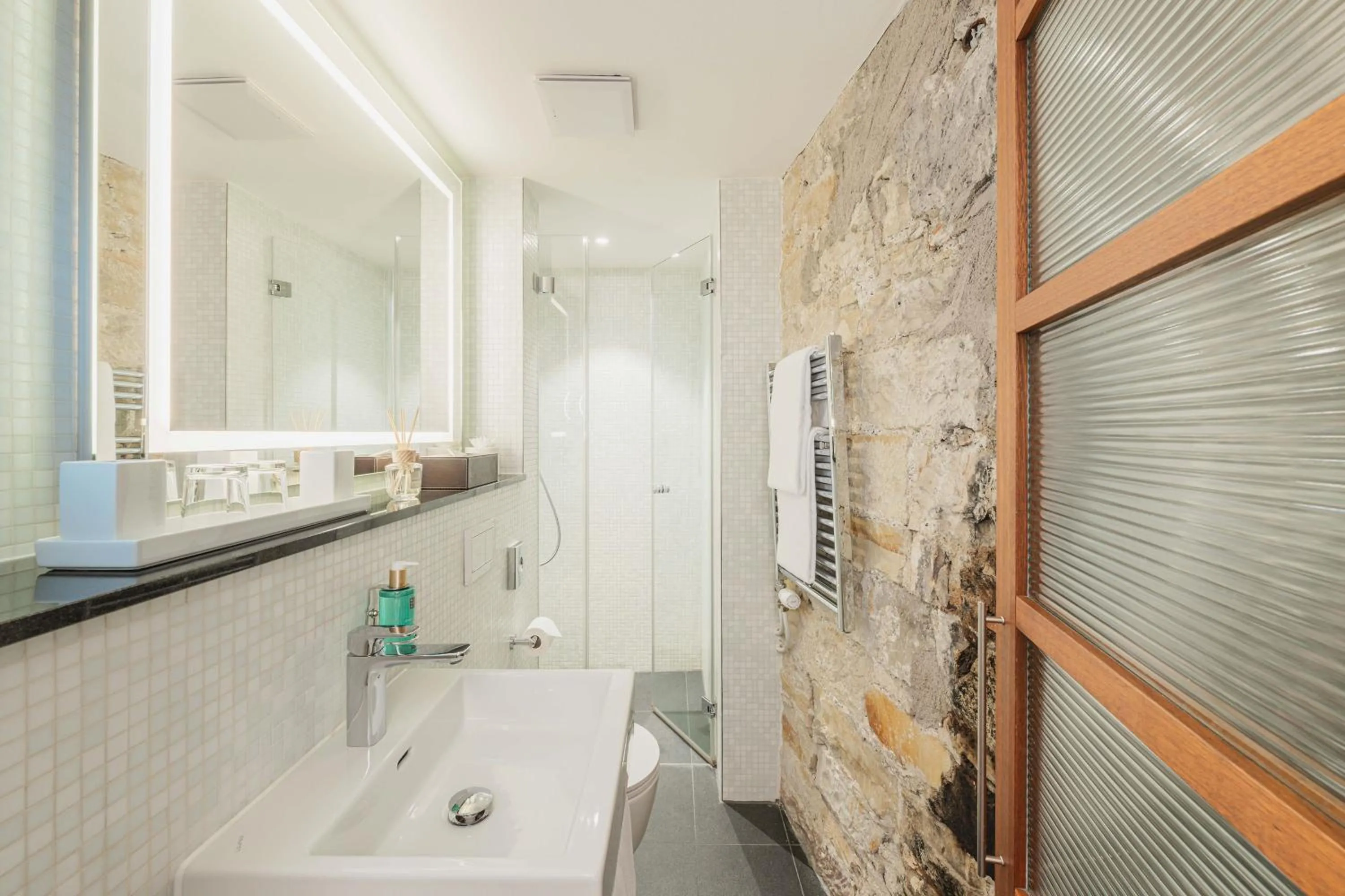 Shower in Tailormade Hotel RÜDEN Schaffhausen