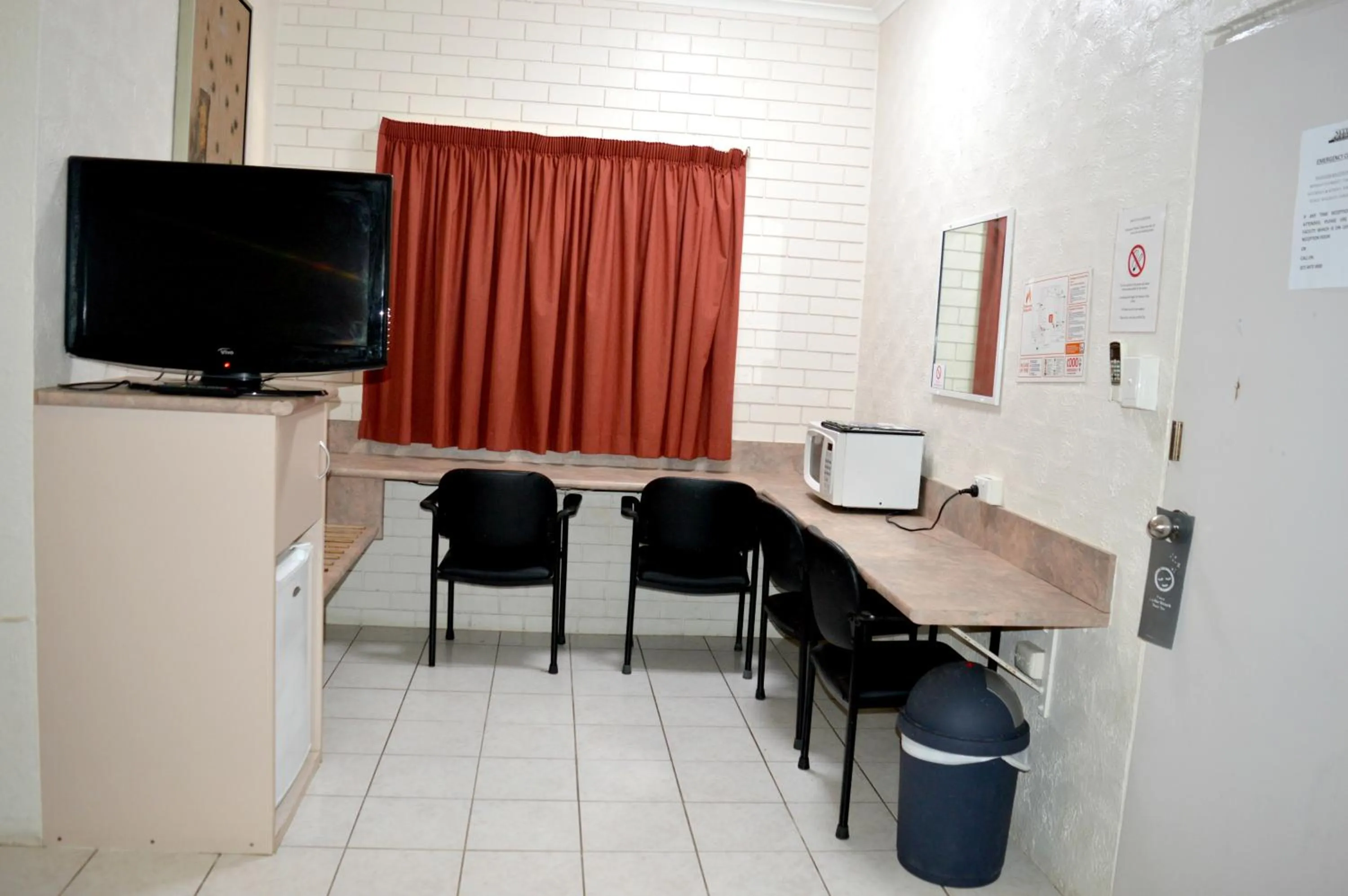 TV and multimedia in Mid City Motor Inn