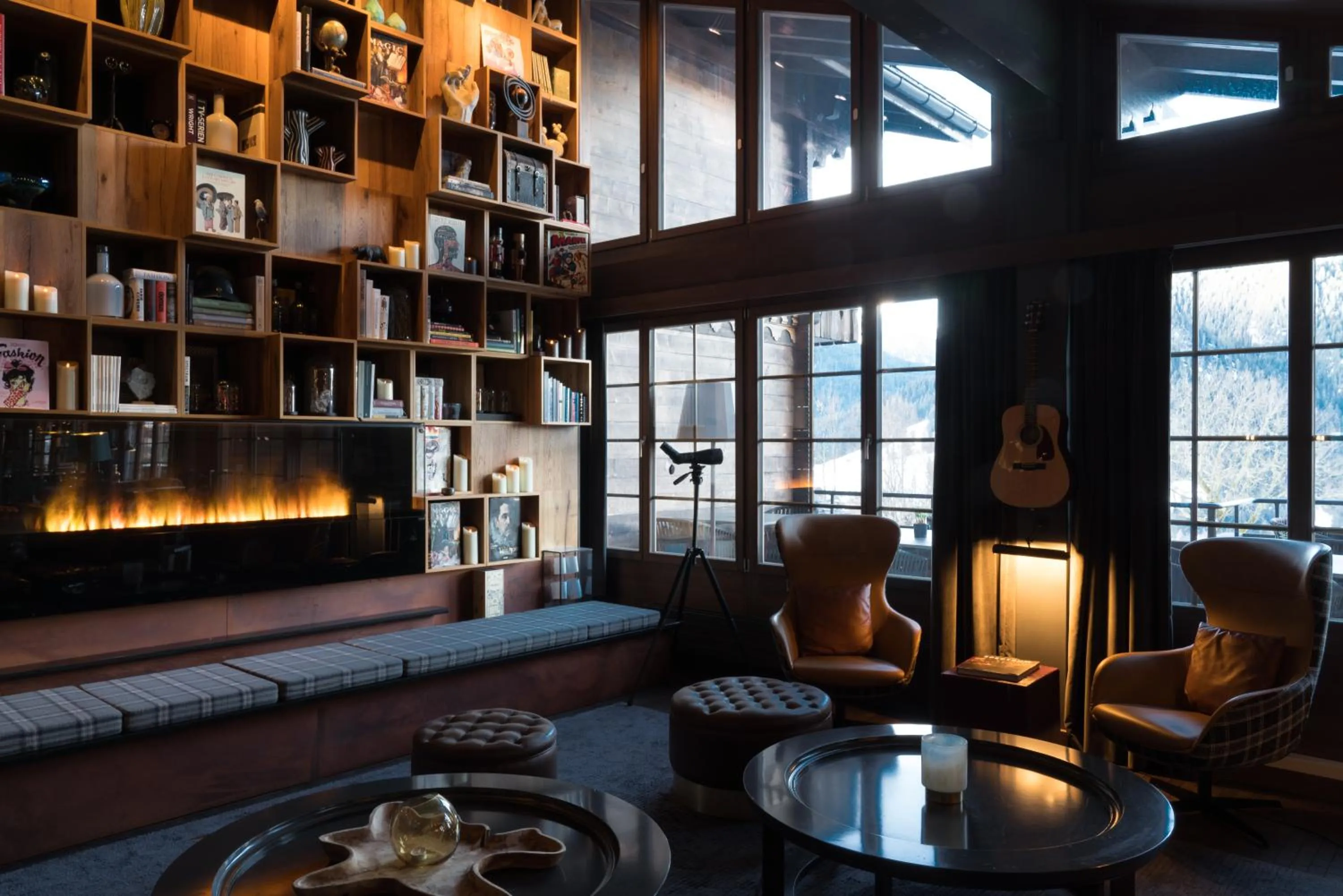 Library in HUUS Gstaad