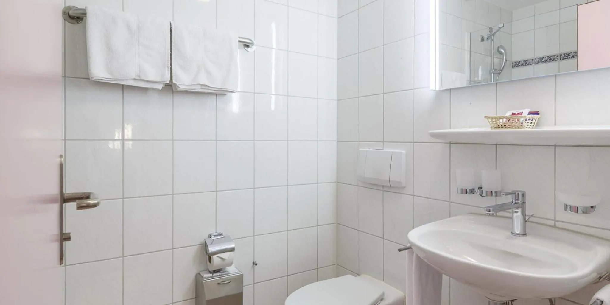 Bathroom in Hotel Drei Könige Luzern