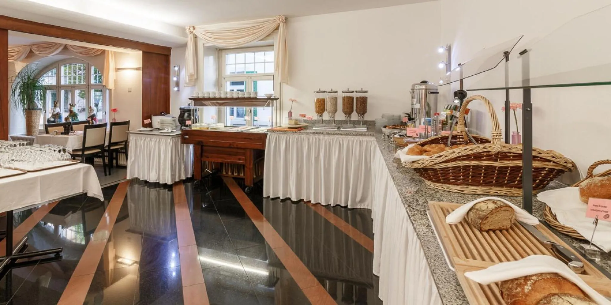 Breakfast in Hotel Drei Könige Luzern