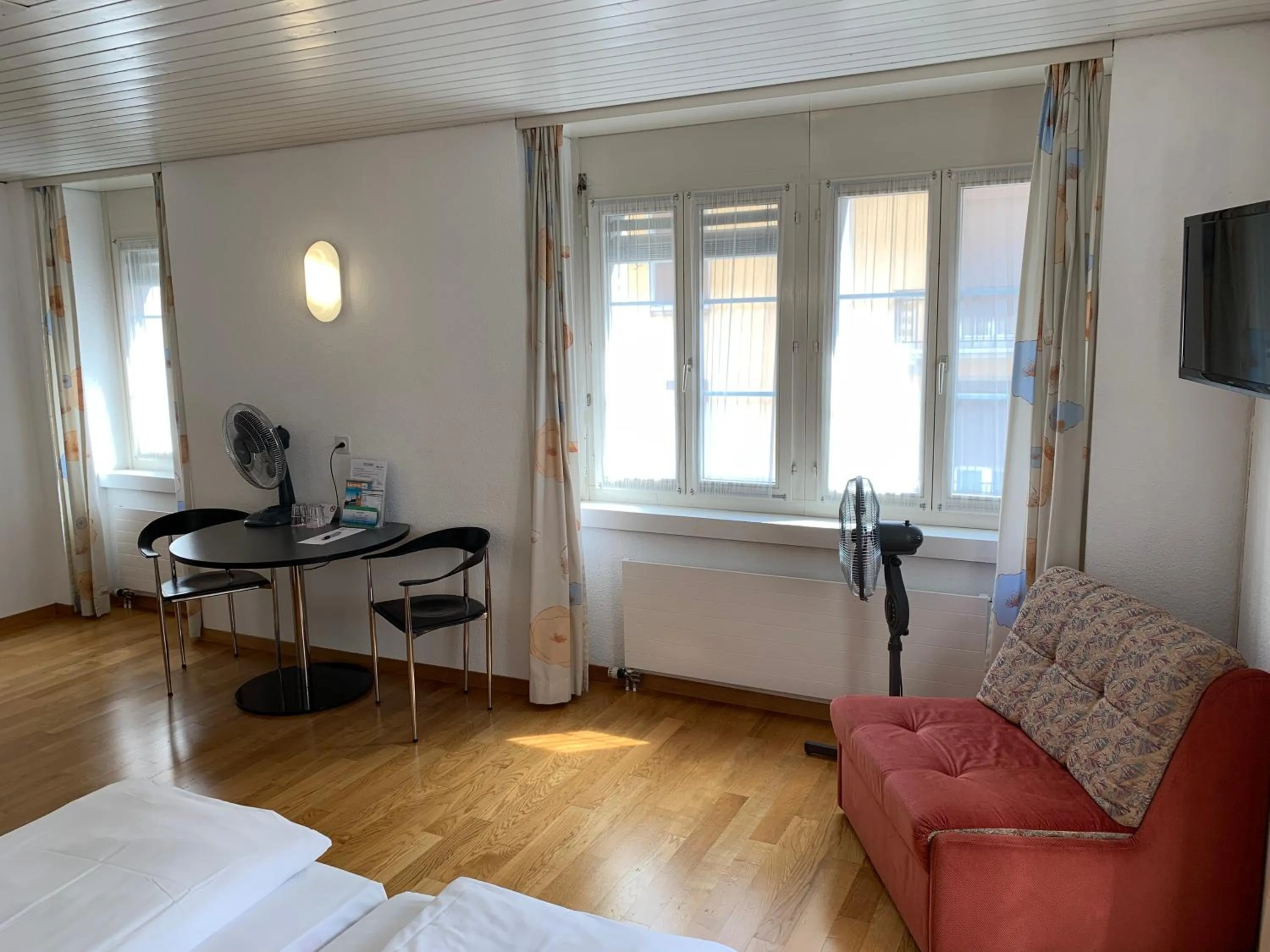 Seating area in Hotel Drei Könige Luzern