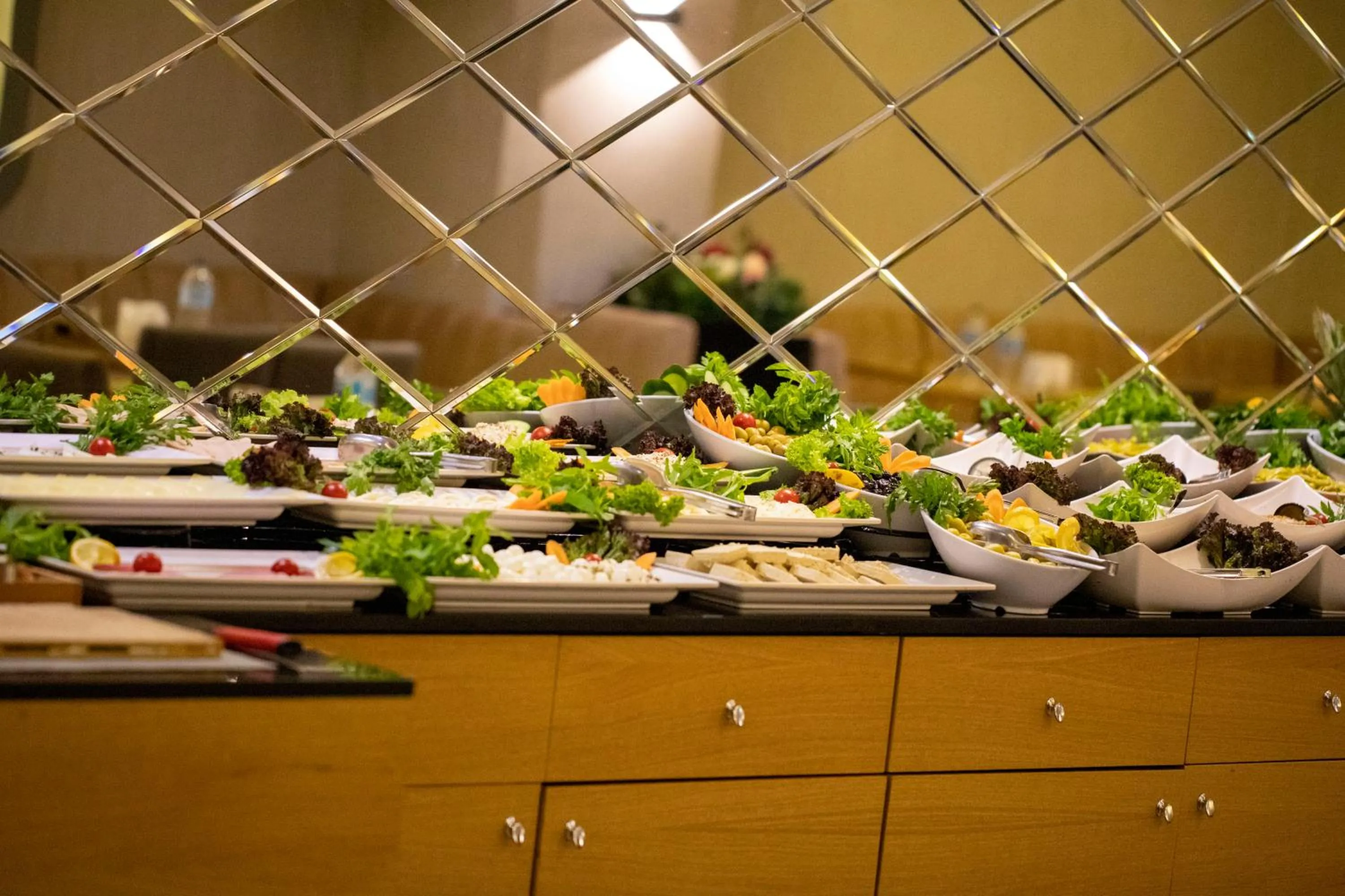 Breakfast in THE GREEN HOTEL