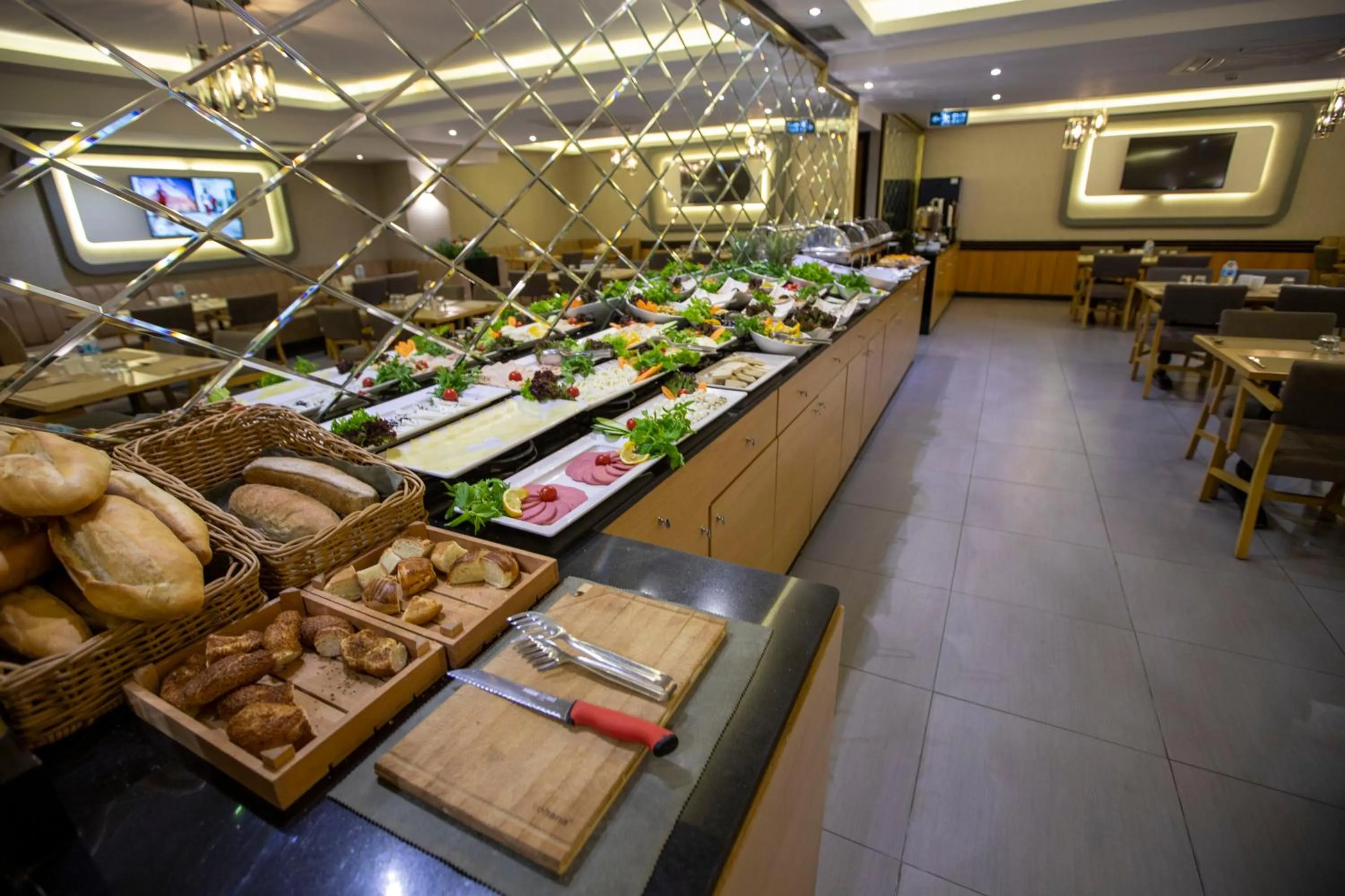 Food and drinks in THE GREEN HOTEL