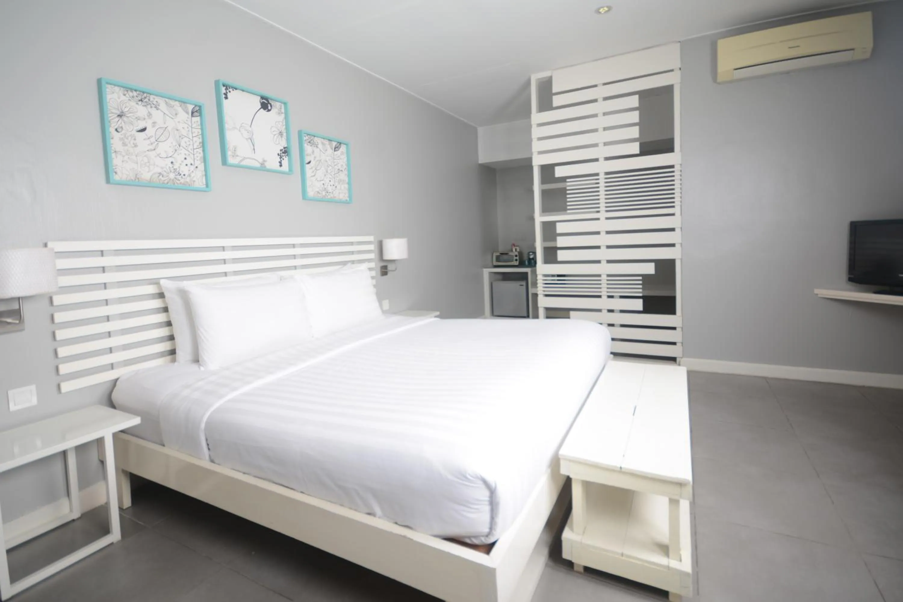 TV and multimedia, Bed in La Pari-Pari