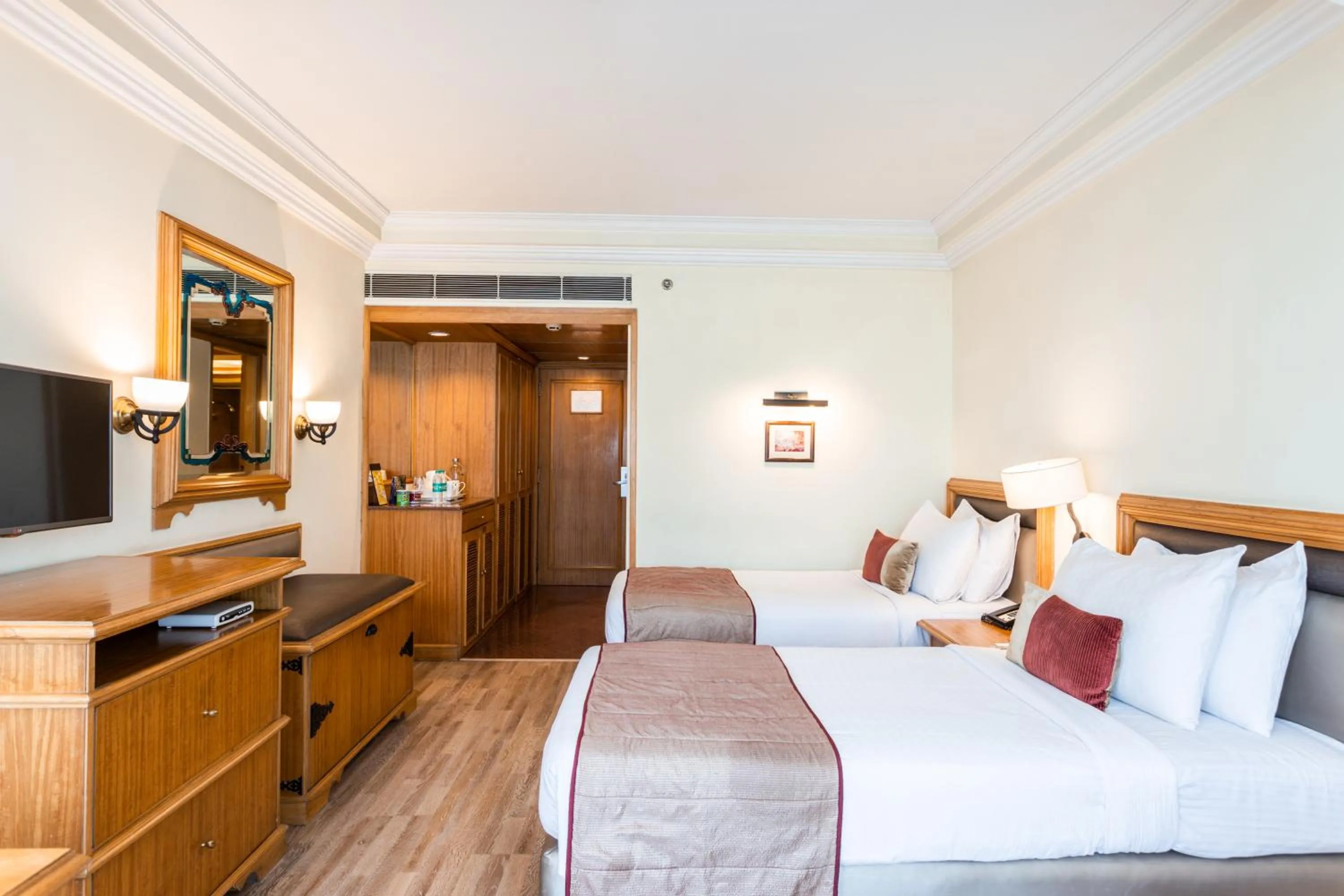 Deluxe Room with Two Single Beds - single occupancy in The Maya Hotel