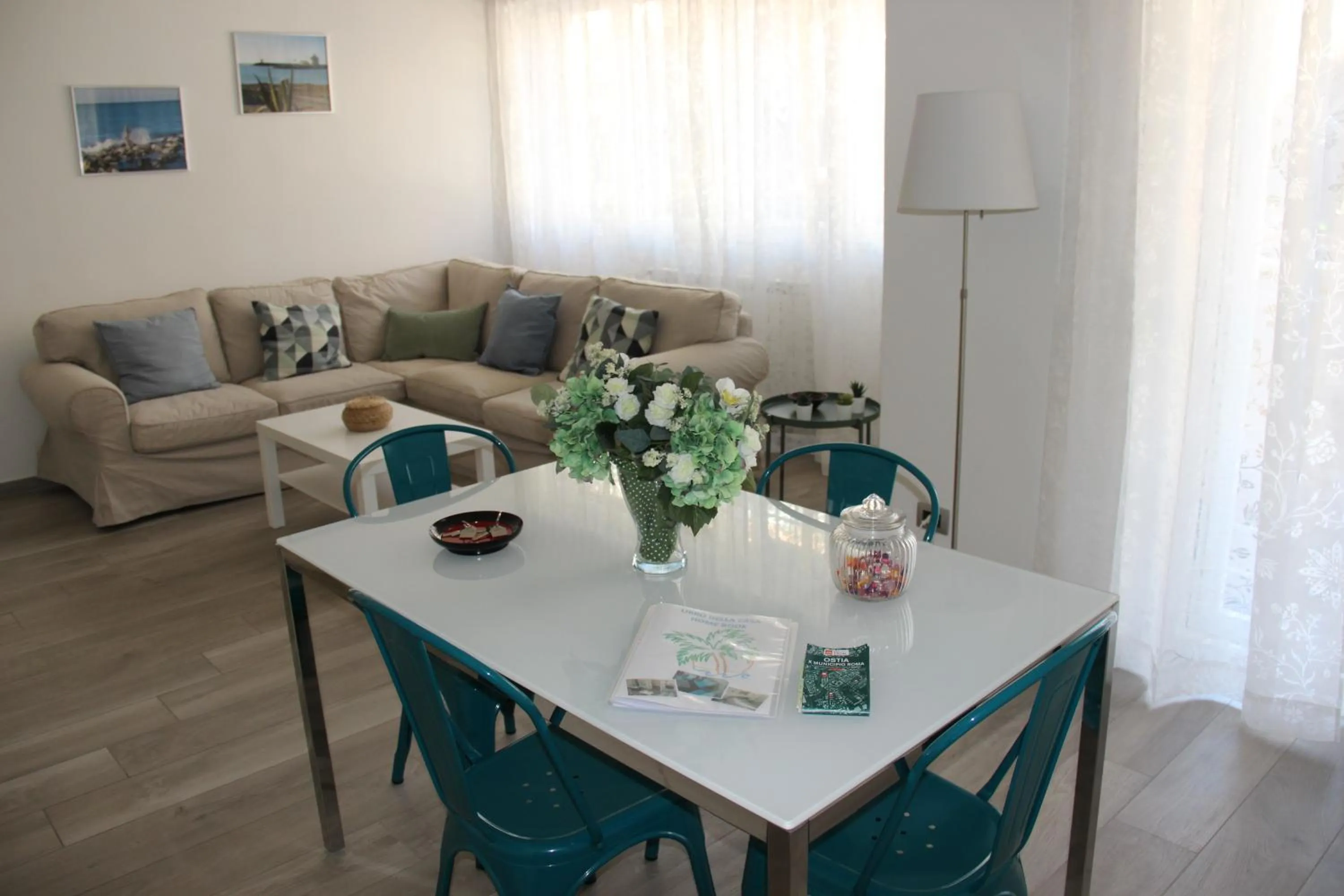 Communal lounge/ TV room in Appartamento Via dei Fabbri Navali