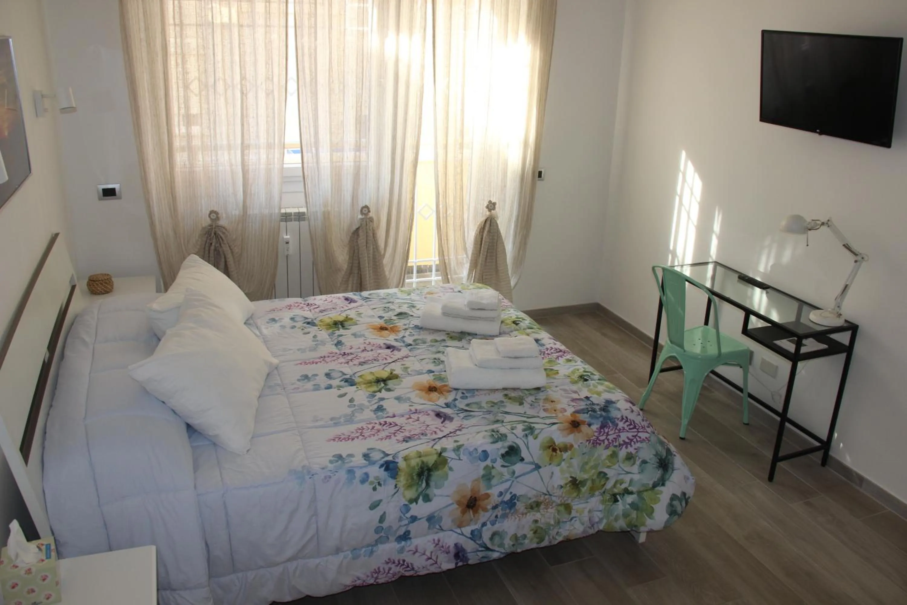 TV and multimedia, Bed in Appartamento Via dei Fabbri Navali