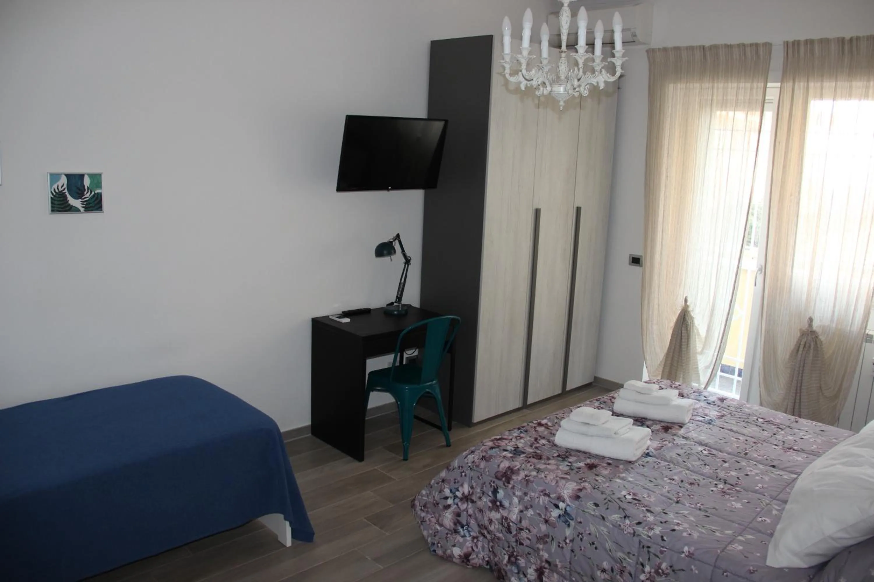 TV and multimedia, Bed in Appartamento Via dei Fabbri Navali