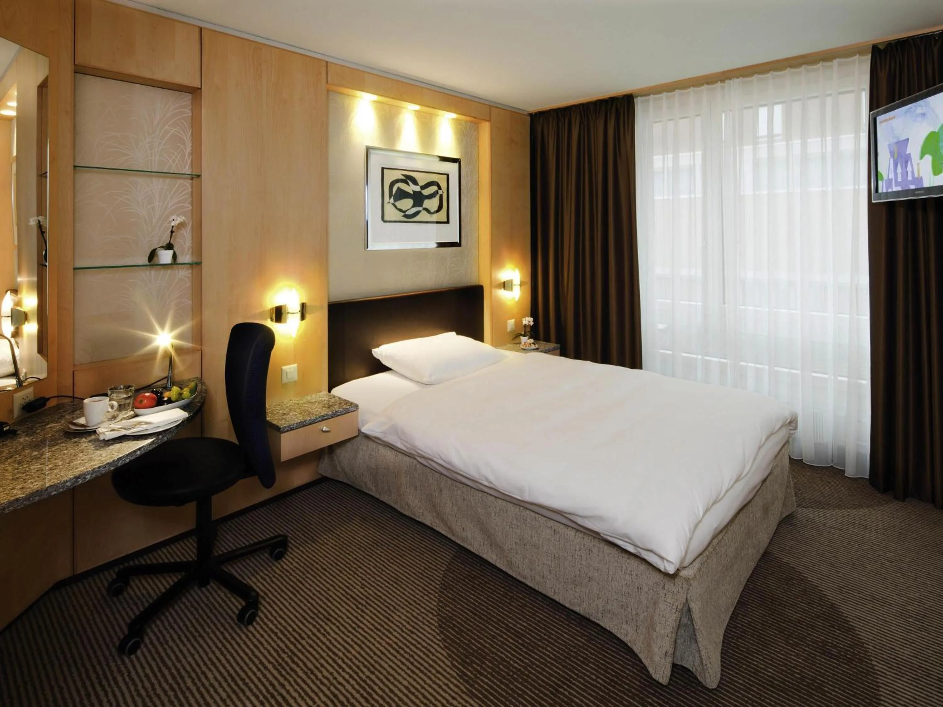 Bedroom, Bed in Mövenpick Hotel Zürich-Regensdorf