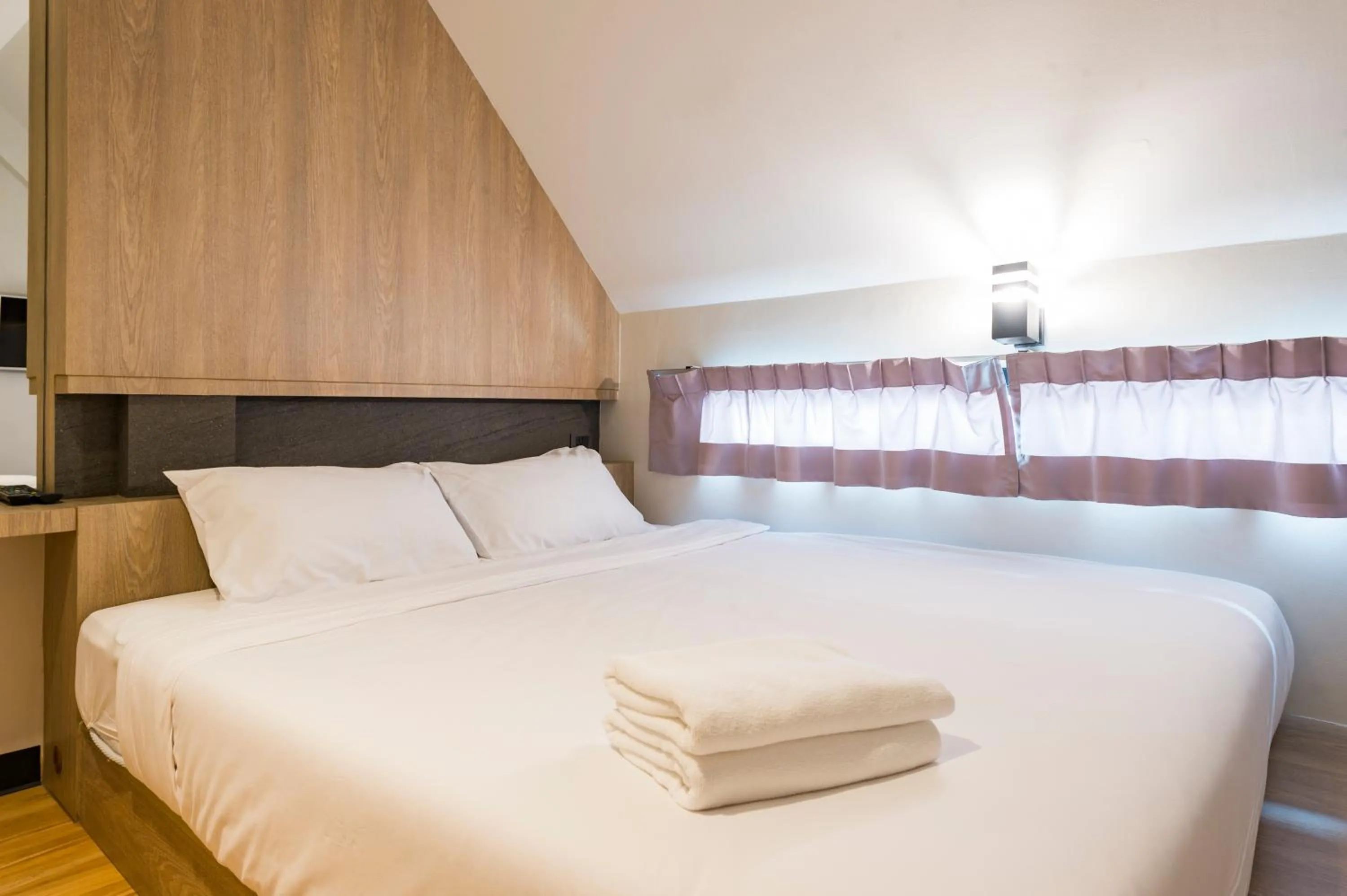 Photo of the whole room, Bed in T Hostel @ Victory Monument