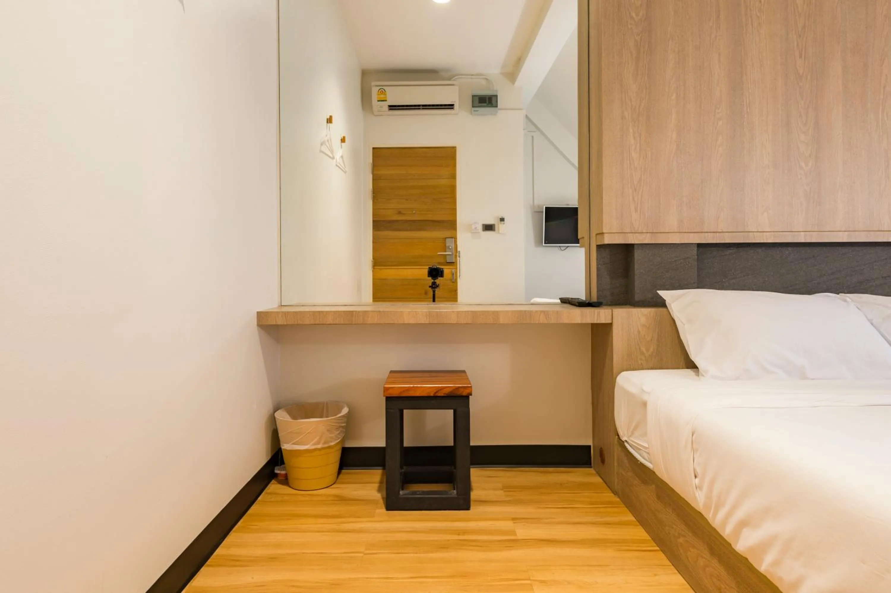 Bedroom, Bed in T Hostel @ Victory Monument