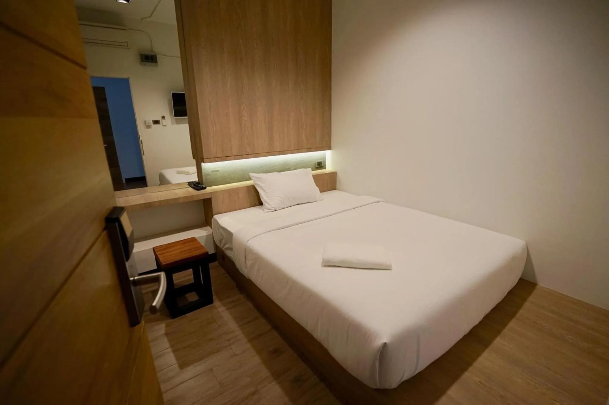 Photo of the whole room, Bed in T Hostel @ Victory Monument