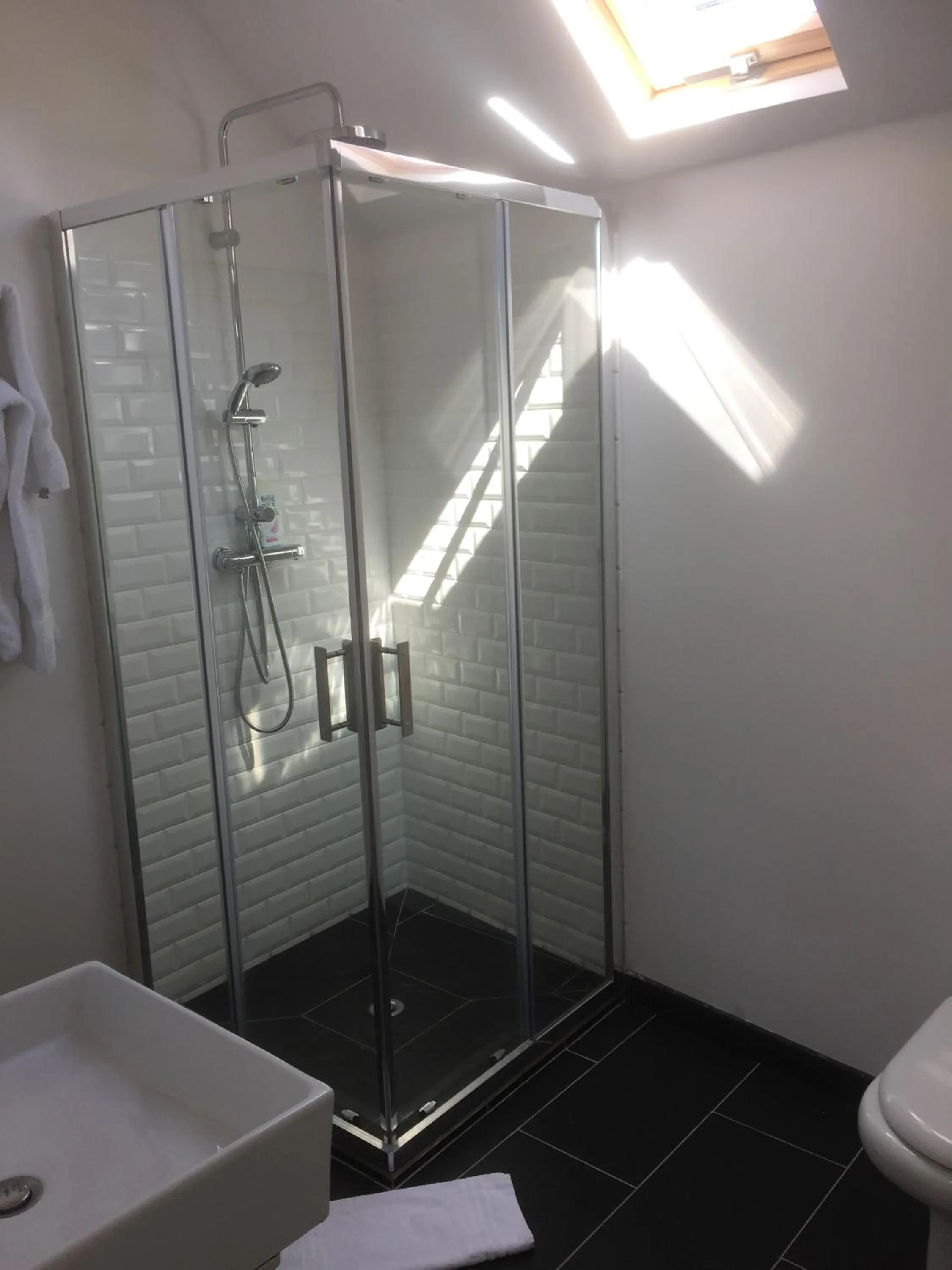 Shower in Chateau De La Goujonnerie