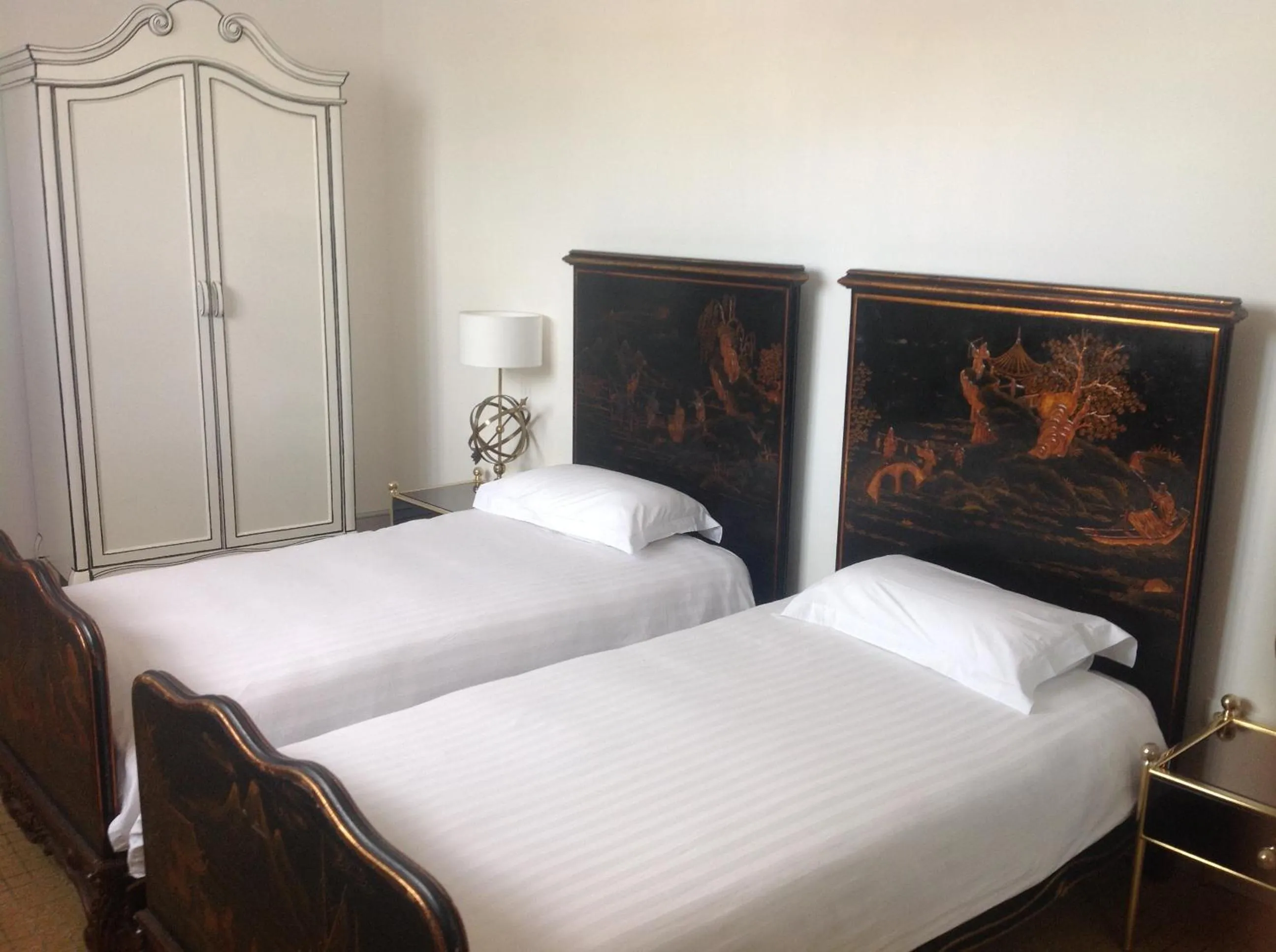 Photo of the whole room, Bed in Chateau De La Goujonnerie