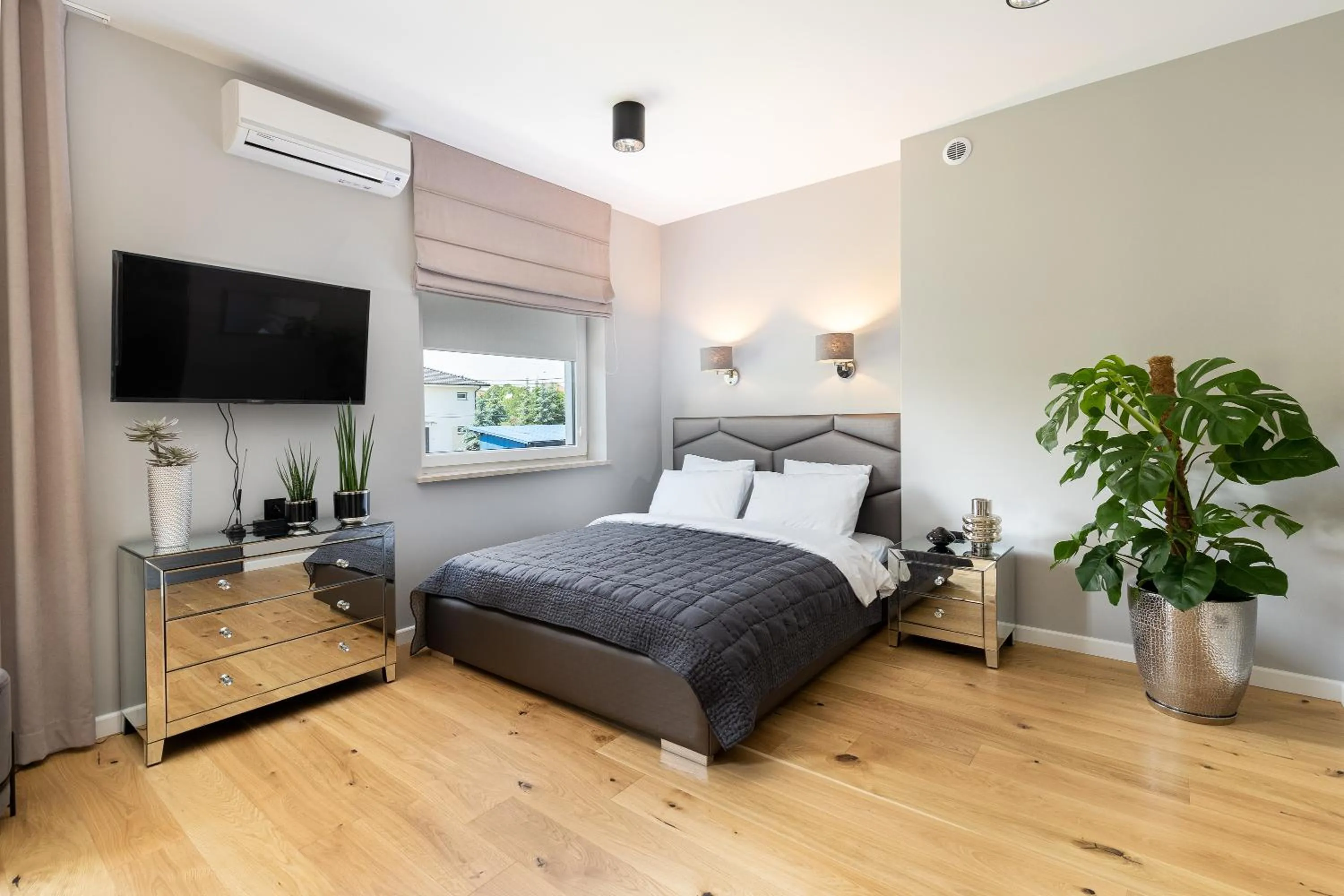 Photo of the whole room, Bed in Boutique Hotel RABBIT HOLE