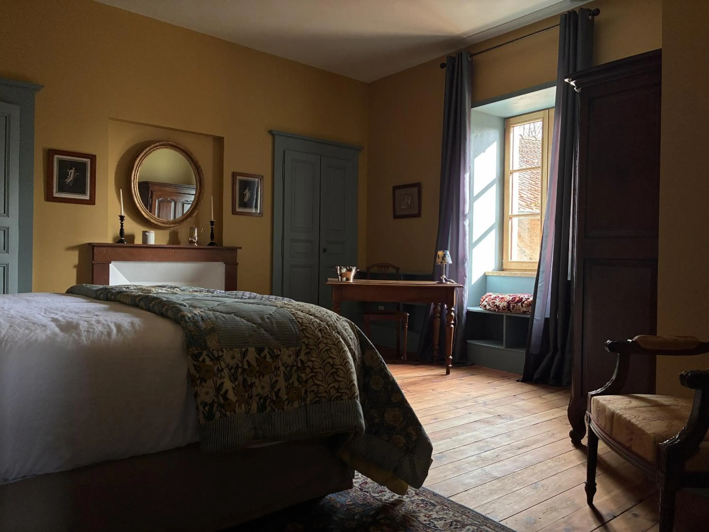 Bedroom, Bed in Maison d'hôtes "Les Tillets"