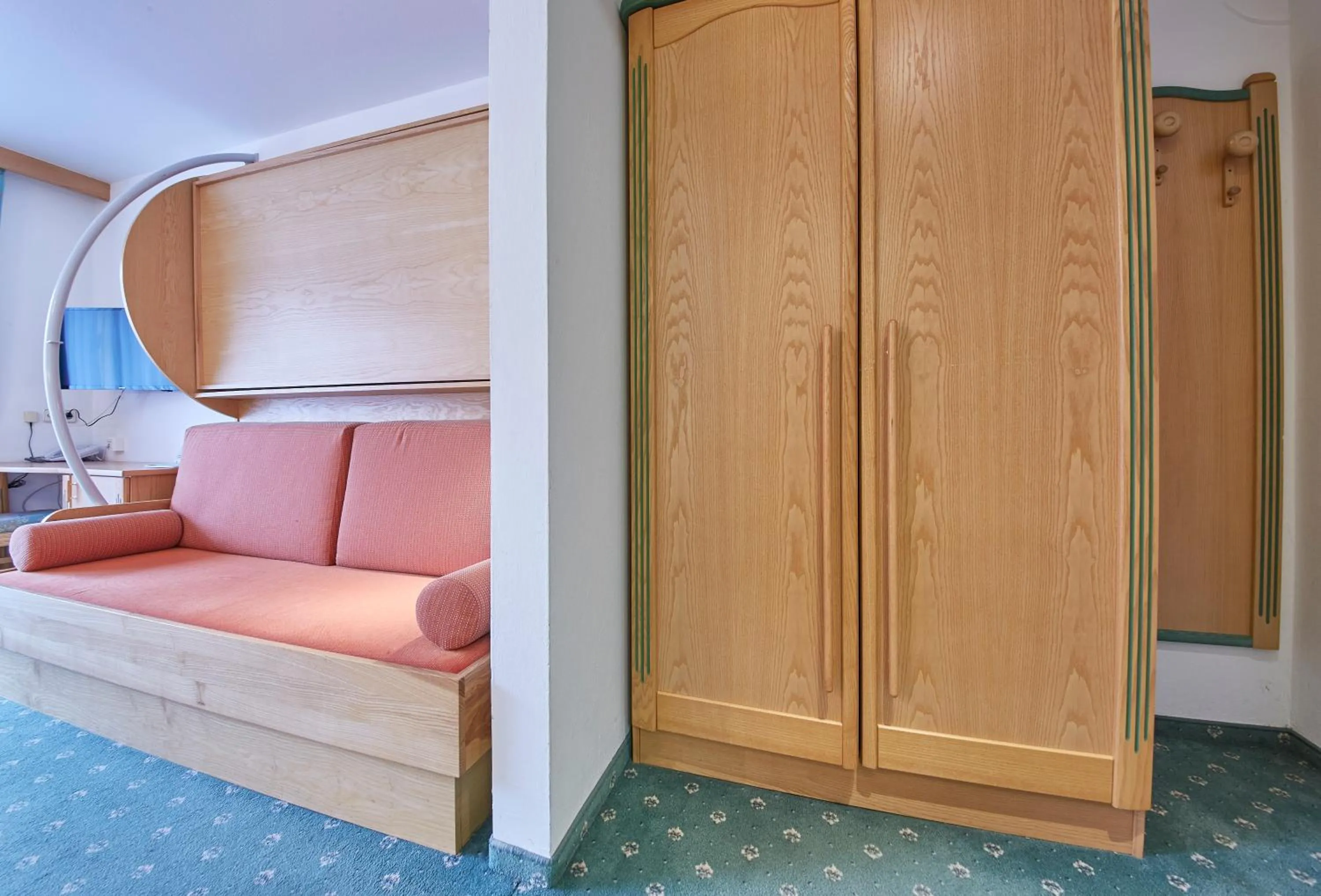 Bedroom, Bed in Hotel Gungau