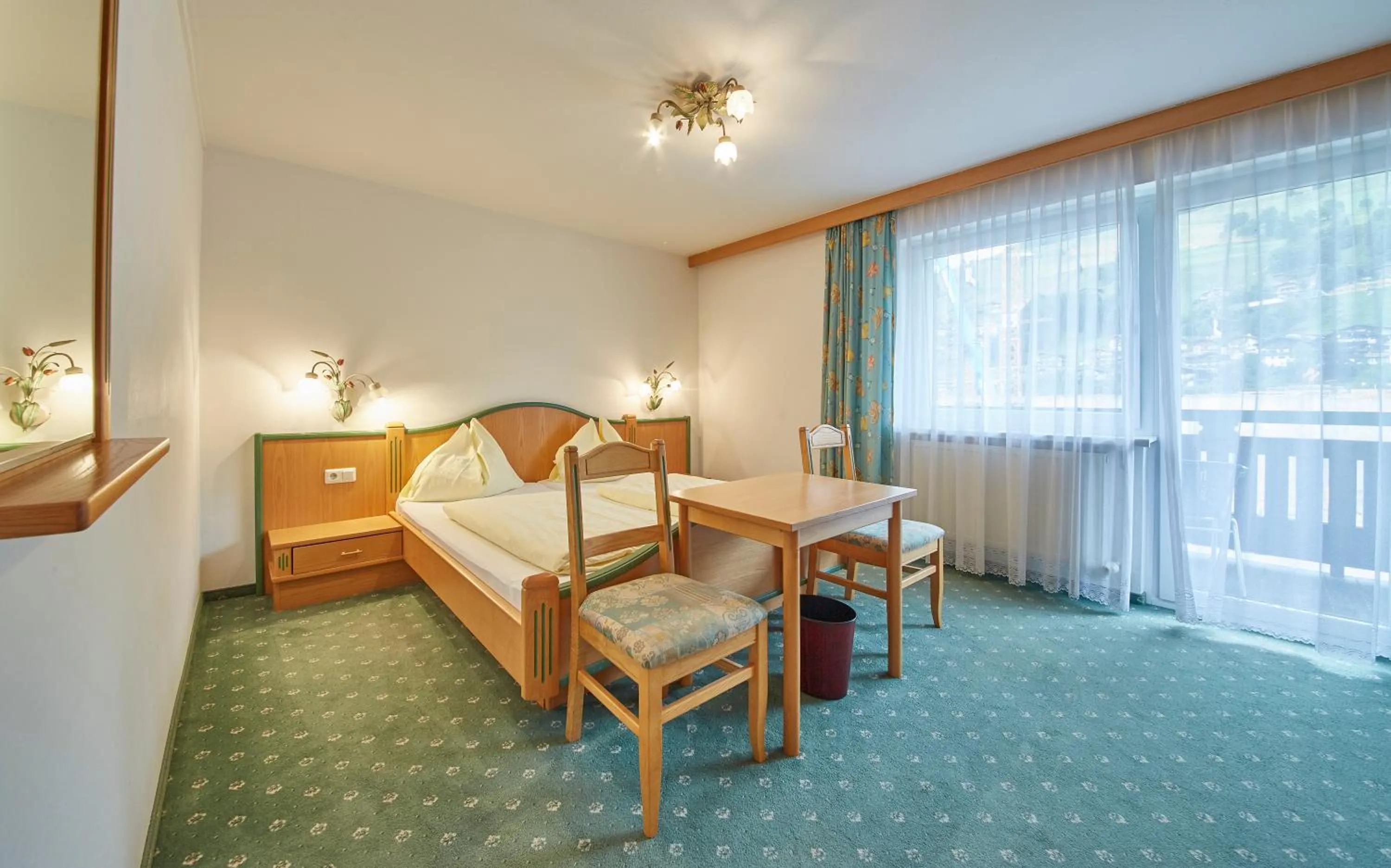 Photo of the whole room, Bed in Hotel Gungau