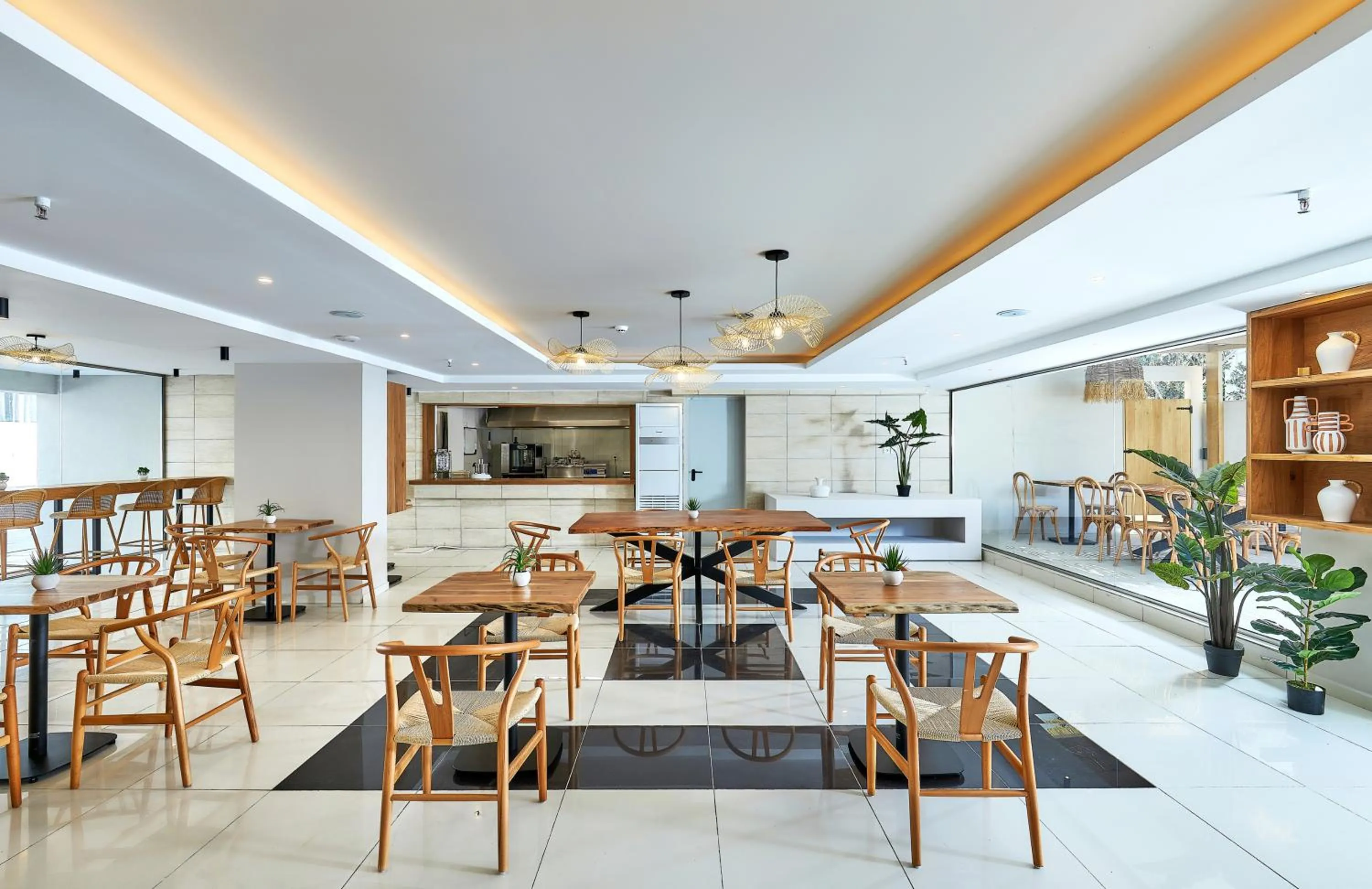 Restaurant/places to eat in Memory Hotel