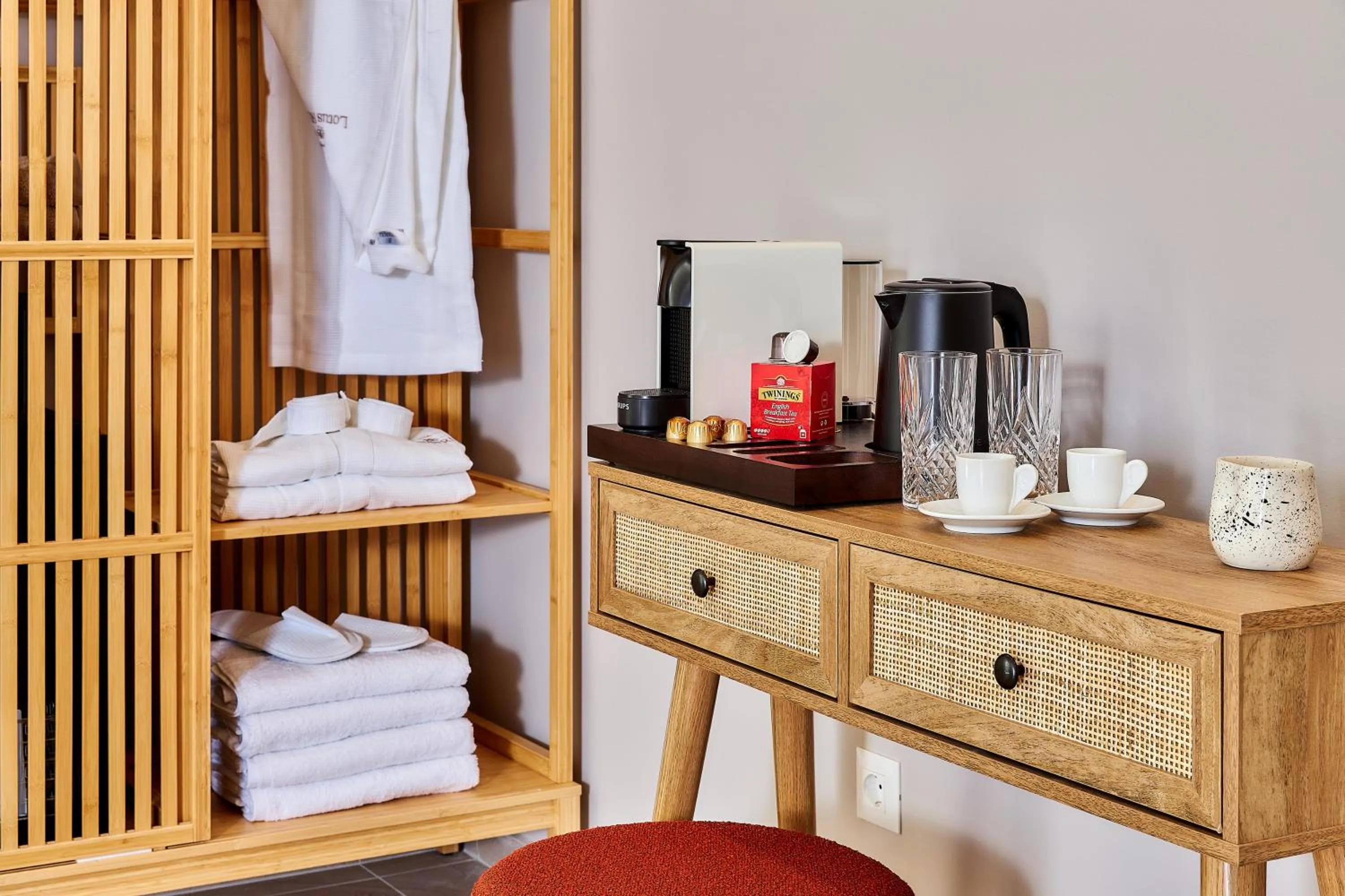 Coffee/tea facilities in Memory Hotel