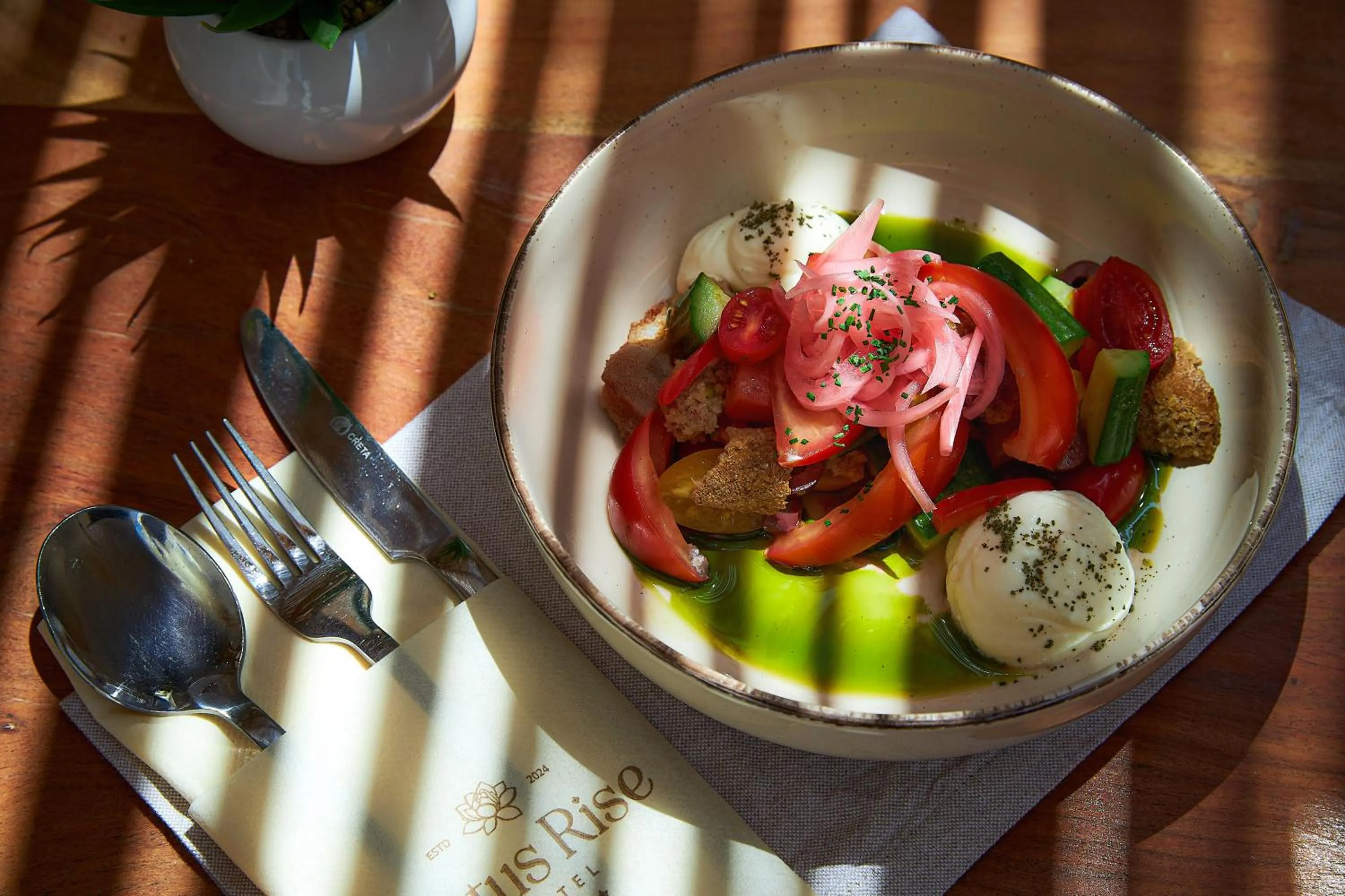 Restaurant/places to eat in Lotus Rise Hotel - Adults Only