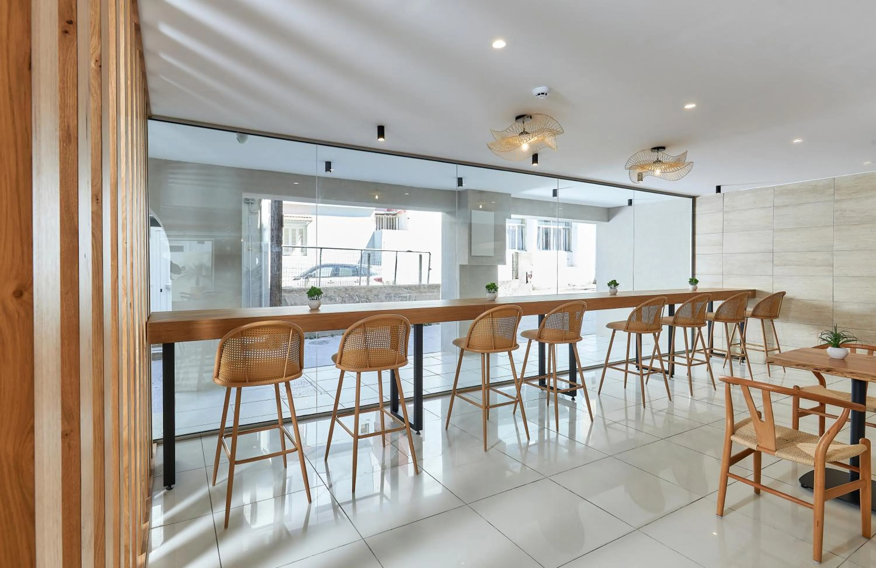 Restaurant/places to eat in Memory Hotel