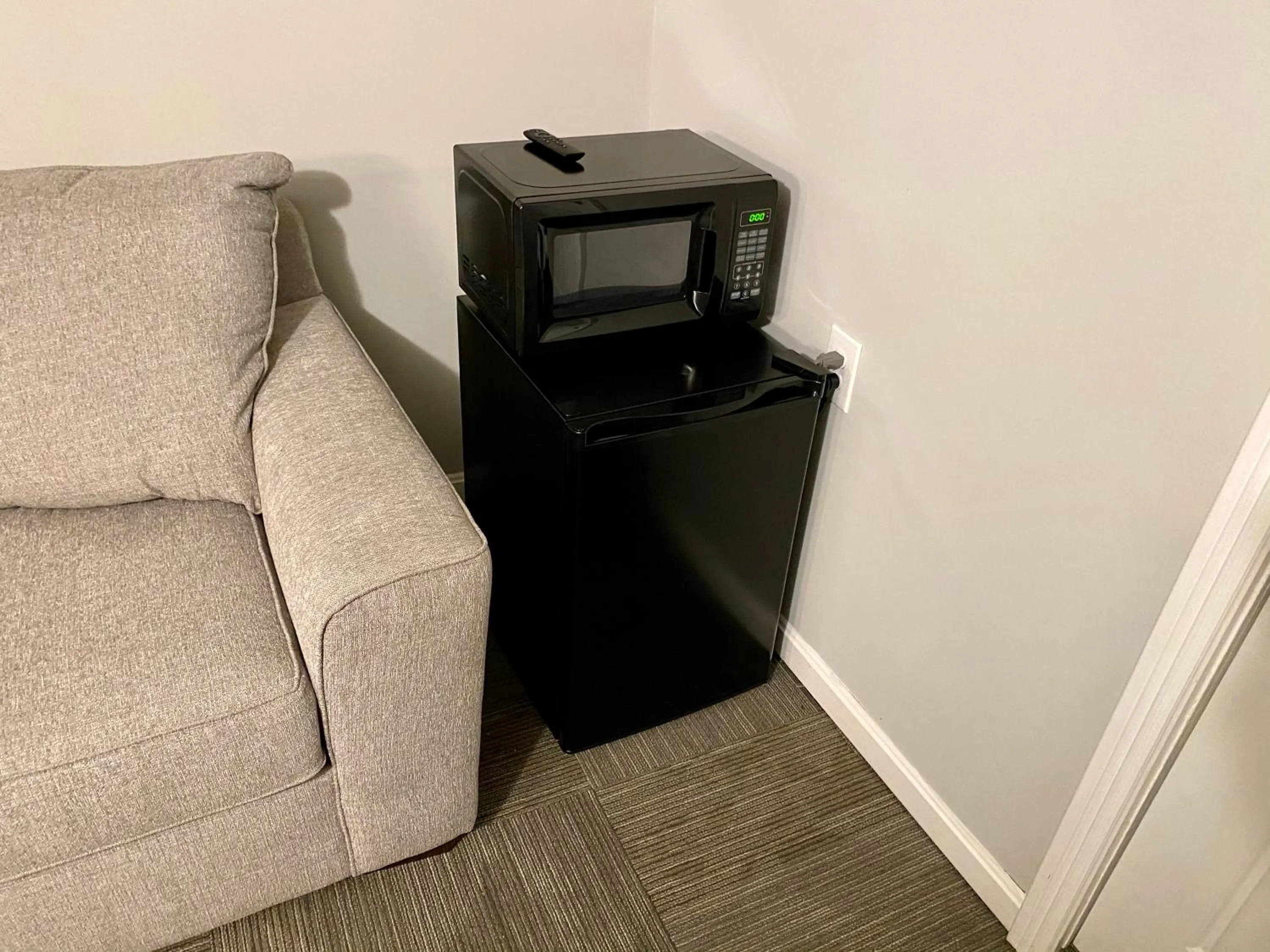 Twin Lakes Creamery, Grill & Inn