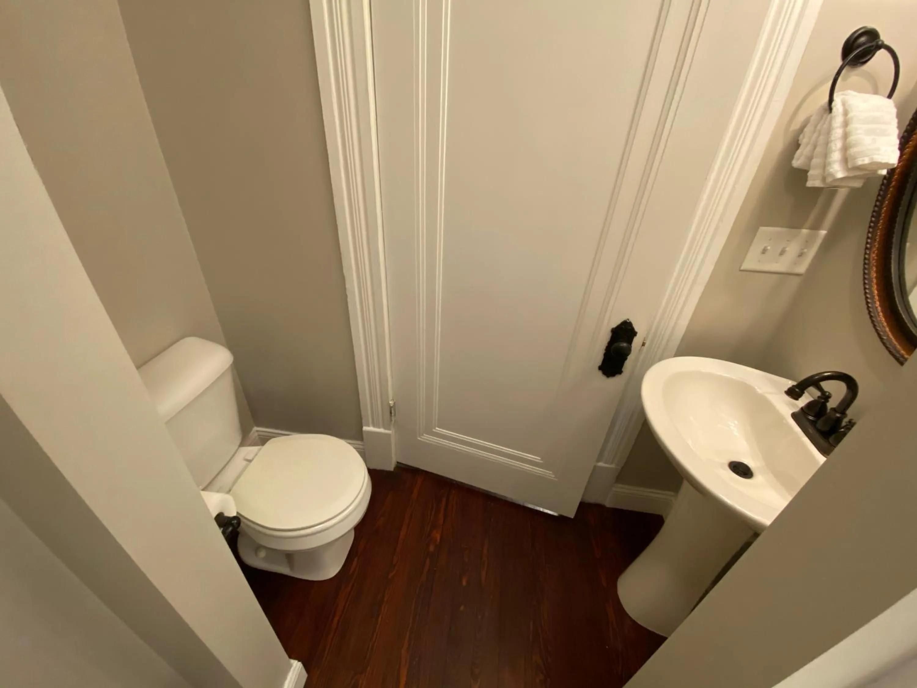 Bathroom in Twin Lakes Creamery, Grill & Inn