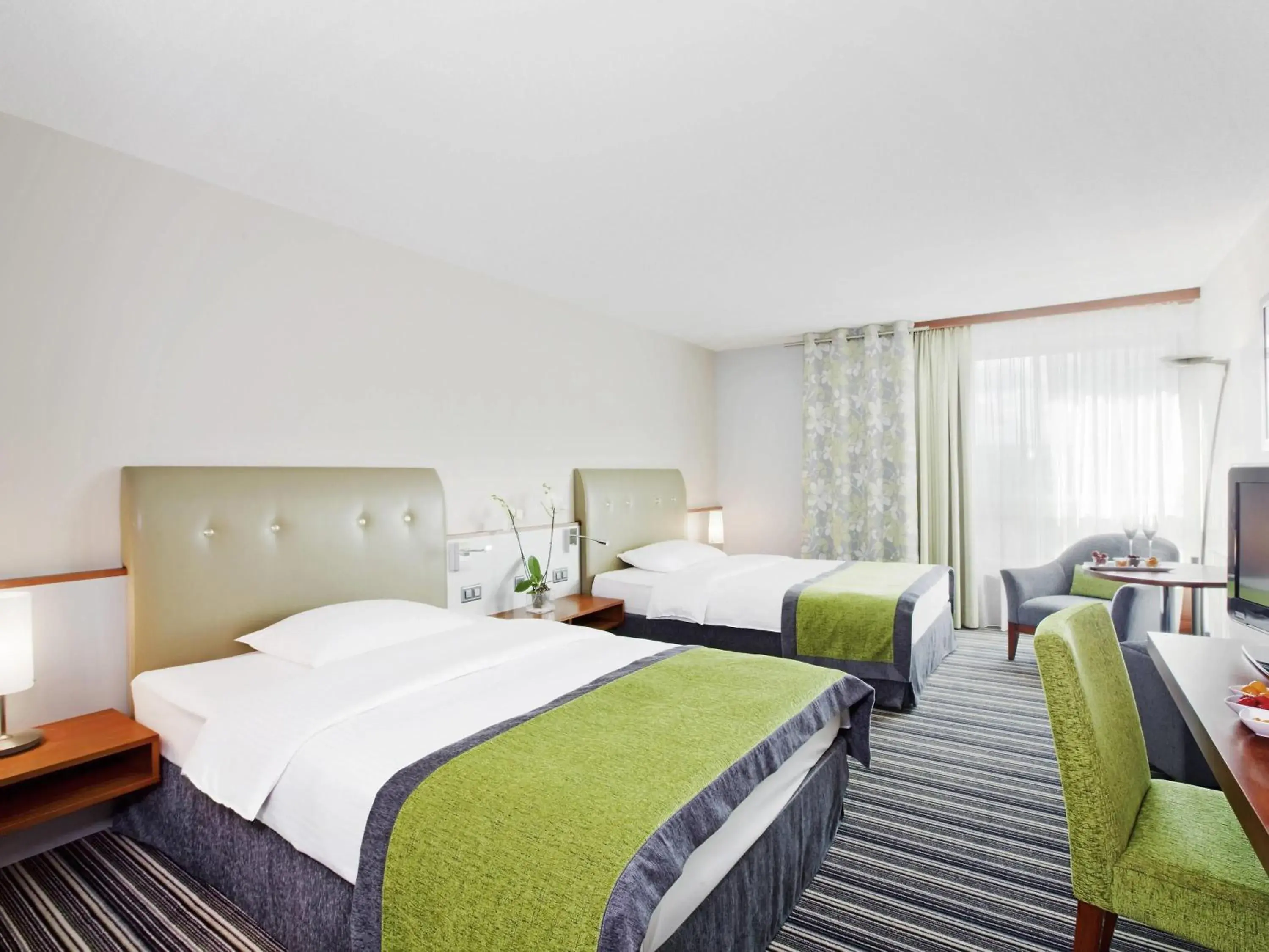 Classic Queen Room with Two Queen Beds in Mövenpick Hotel Zurich Airport Classic Queen Room with Two Queen Beds in Mövenpick Hotel Zurich Airport