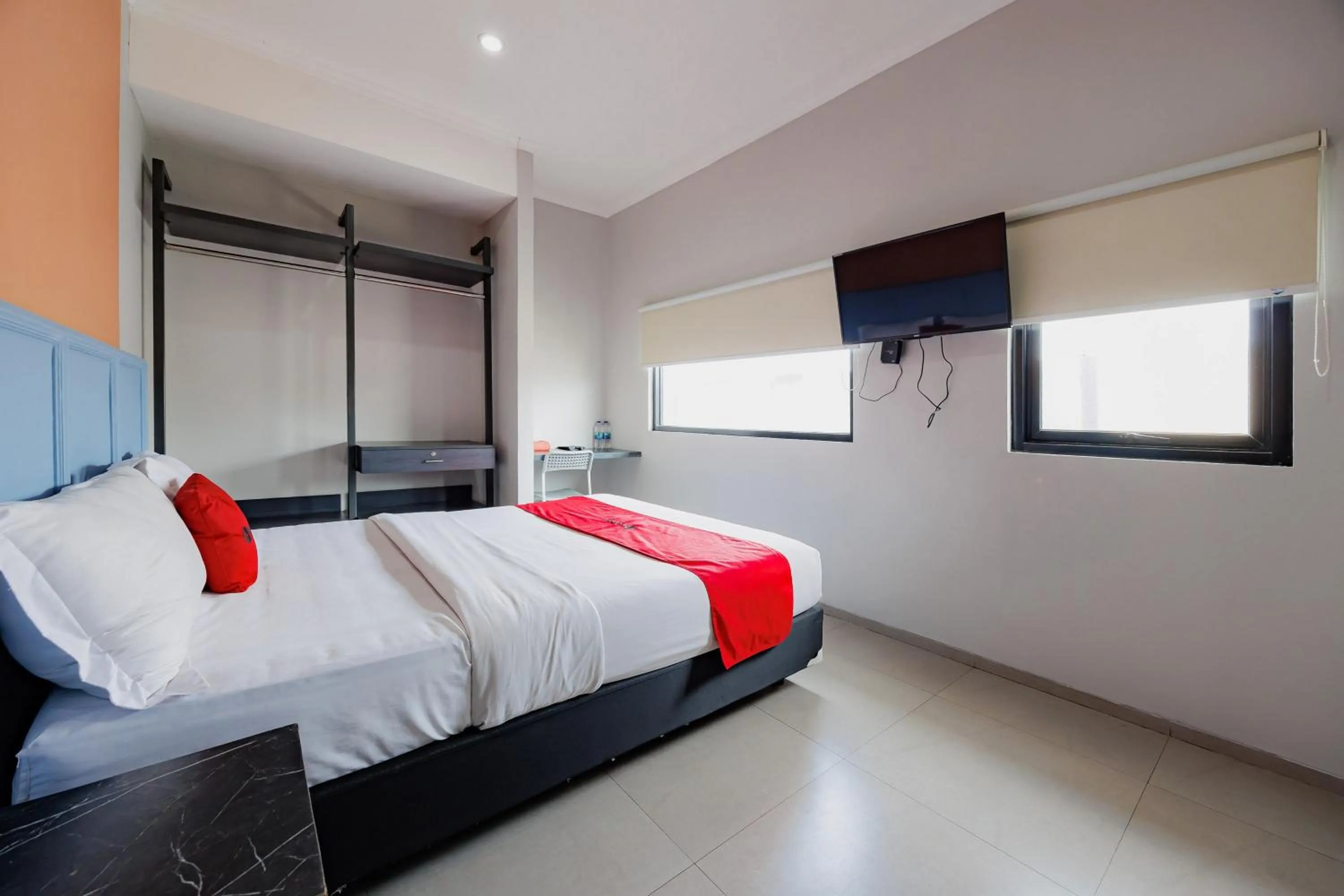 Bed in RedDoorz Plus near Radio Dalam 3