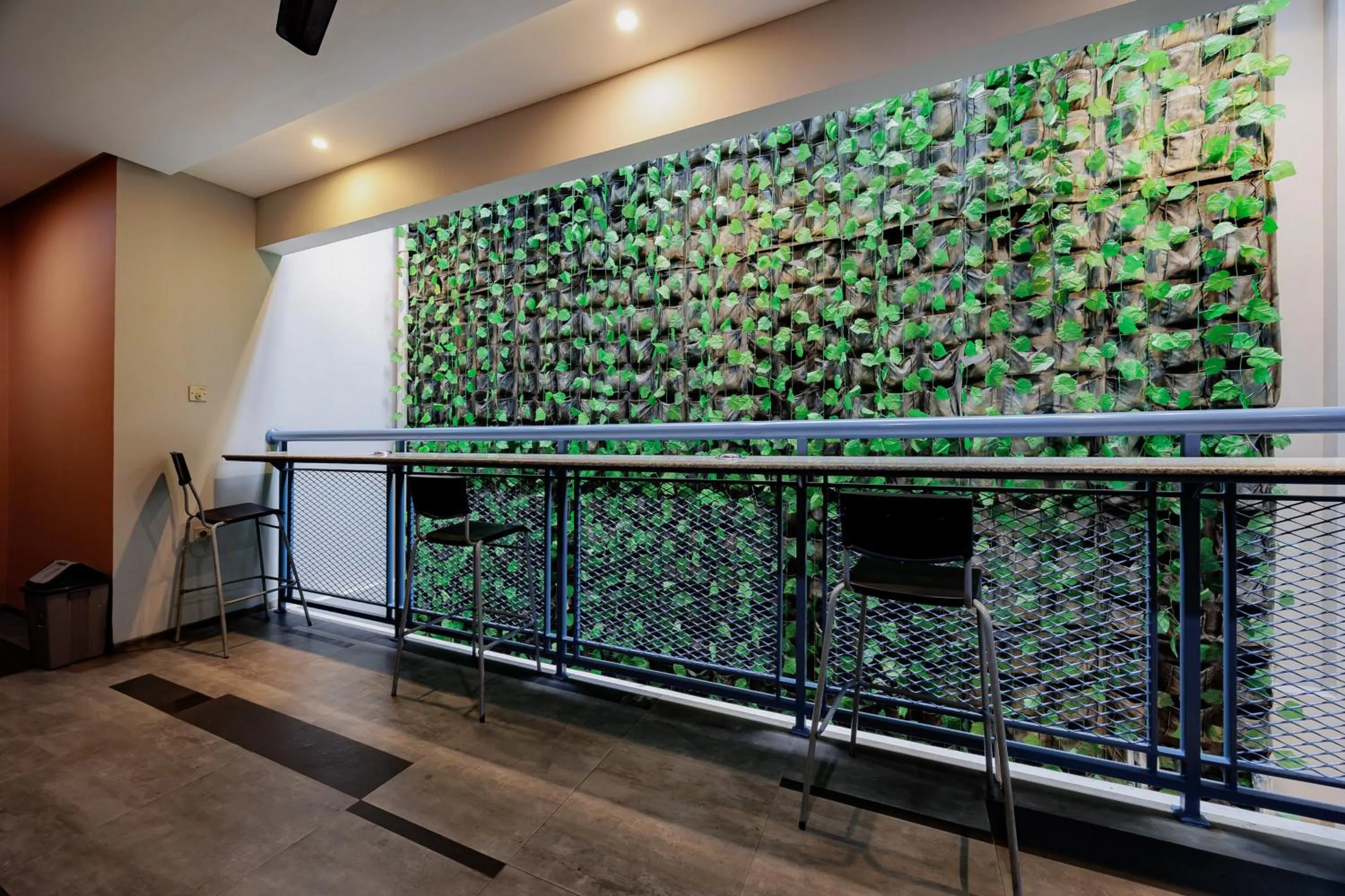 RedDoorz Plus near Radio Dalam 3