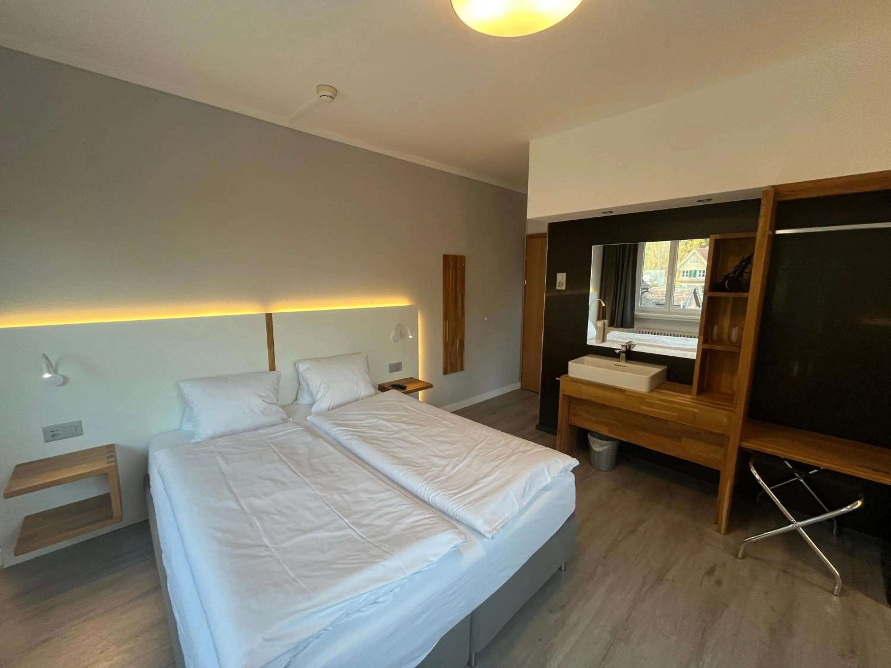 Photo of the whole room, Bed in Hotel Drei Könige