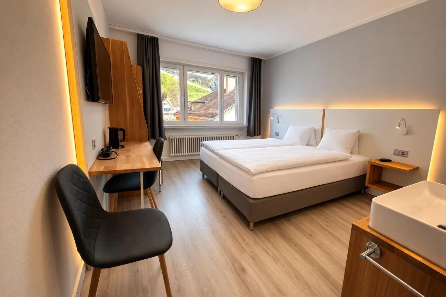 Photo of the whole room, Bed in Hotel Drei Könige
