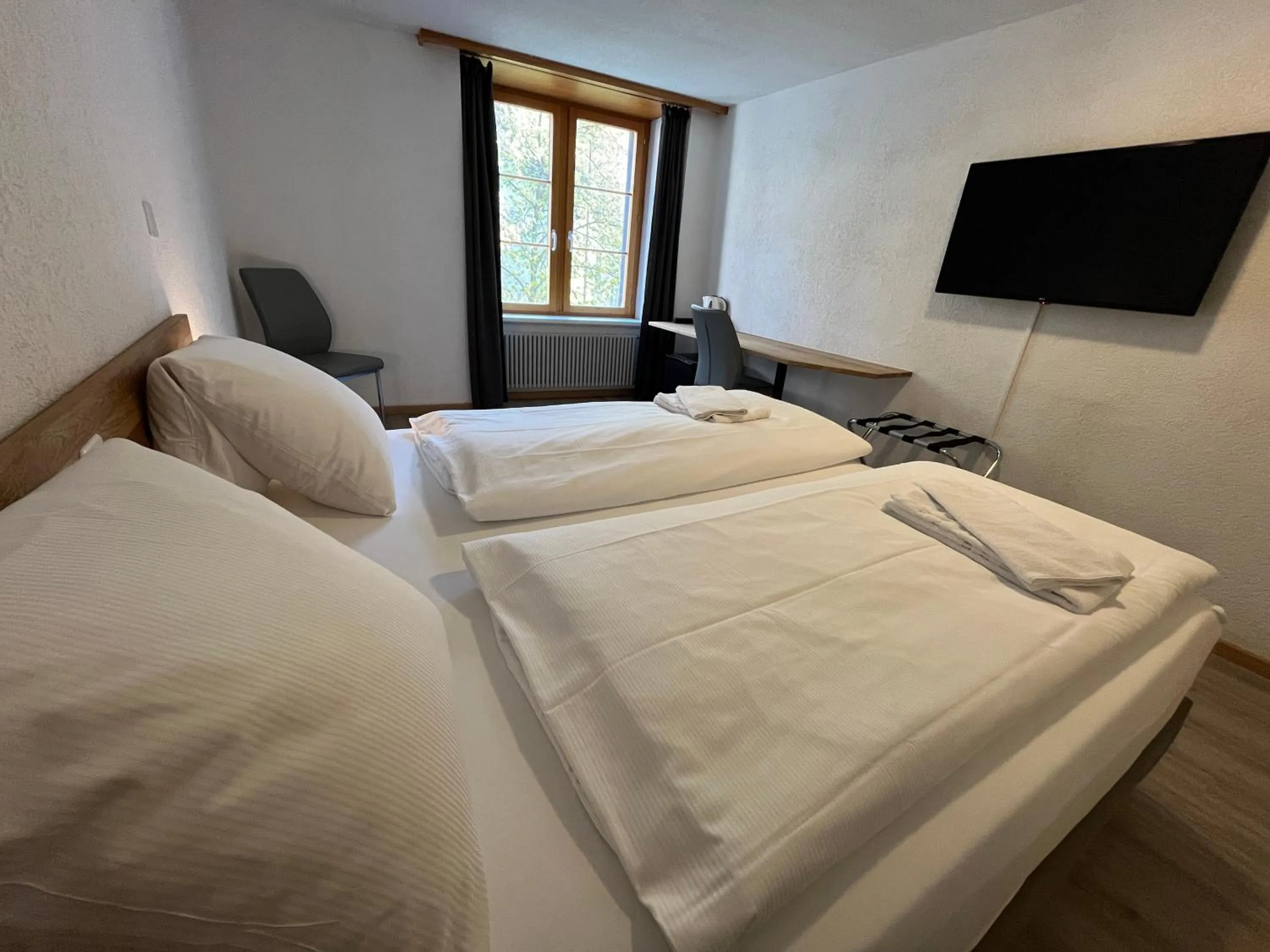 Photo of the whole room, Bed in Hotel Drei Könige
